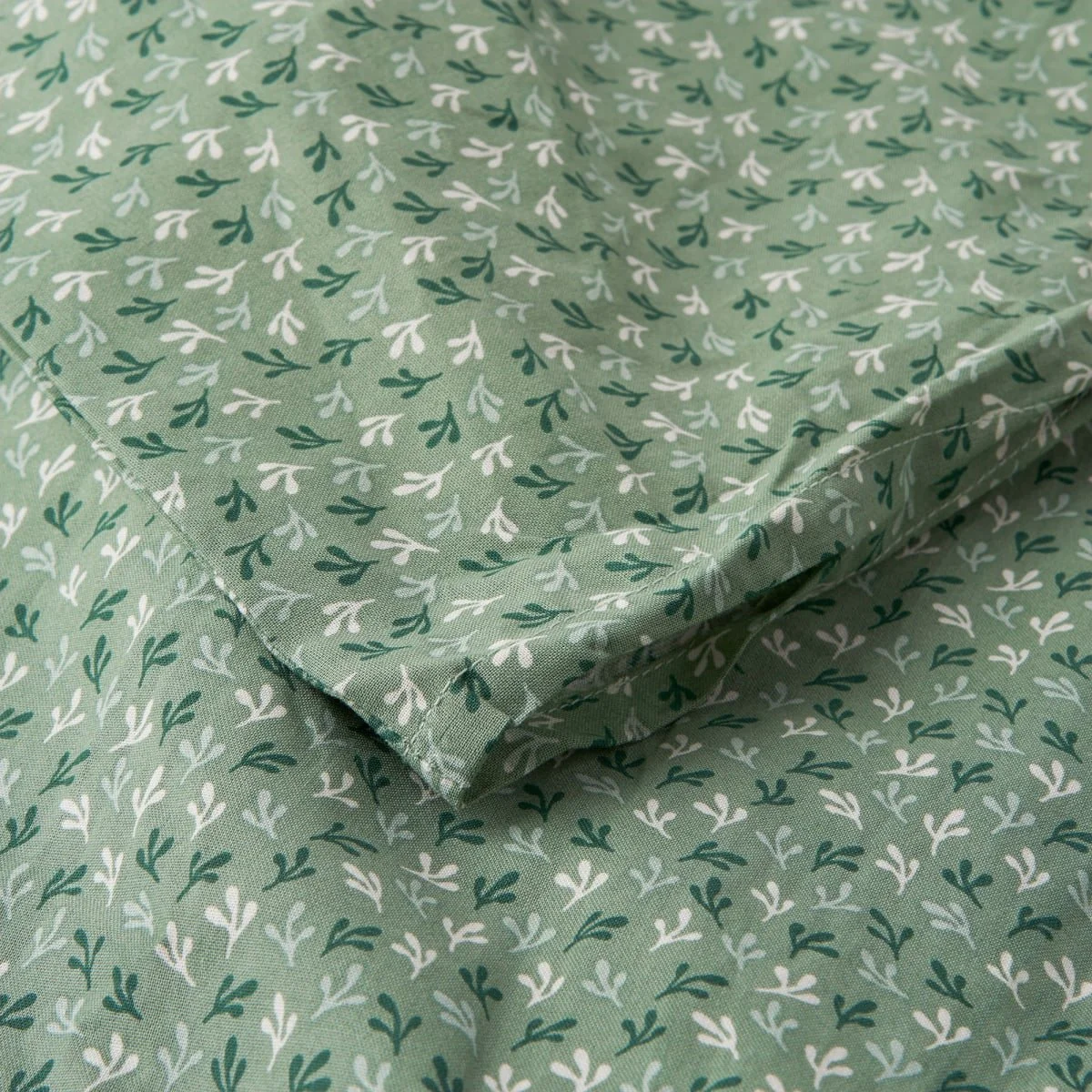 44APFJYQFO_61019419_Ahlens_V25_Detail.jpeg