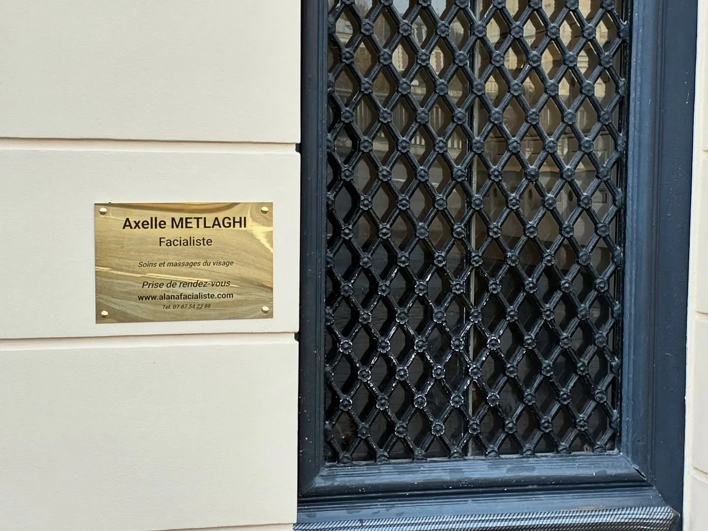 Le studio de Saint-Germain-en-Laye est pr&ecirc;t &agrave; vous accueillir 🫶🏼
Vous pouvez d&rsquo;ores et d&eacute;j&agrave; r&eacute;server votre massage du visage. L&rsquo;agenda est ouvert jusqu&rsquo;&agrave; la fin de l&rsquo;ann&eacute;e. 
Je