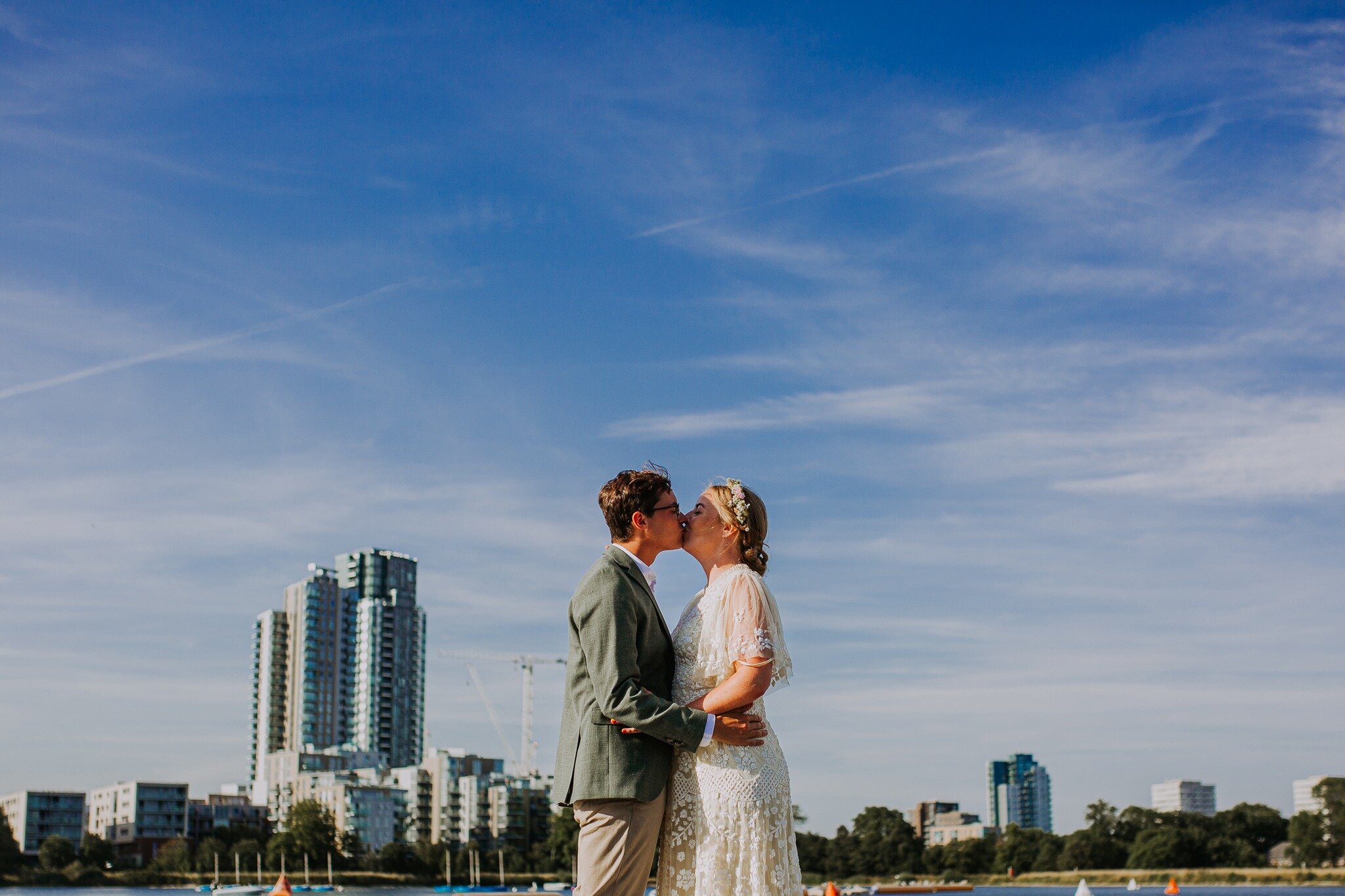 Throwing it back to those golden evenings that make every moment feel magical ✨ 

As much as I cherish the beauty of each season, there's a special place in my heart for the vibrant energy of summer weddings. I'm eagerly counting down the days until 