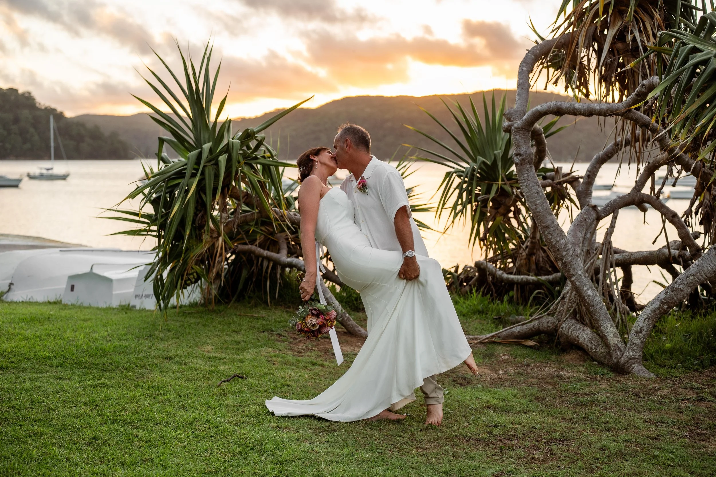 Lindsay & Brett. Sneak Peak-18.jpg