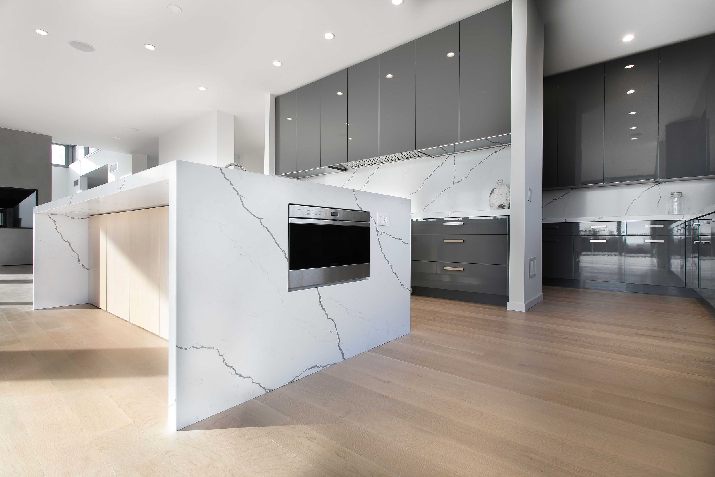 Clean Modern — Bakes & Kropp Fine