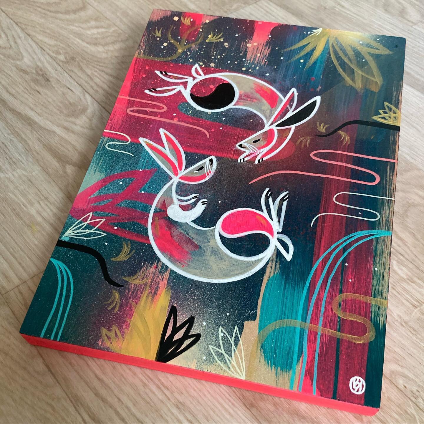 &ldquo;Hop, Skip&rdquo; 
I was pleased with the colour combinations in this recent piece - the darker background with pink splashes 💥 It&rsquo;s now up in my shop (see link in bio) 🙏

#rabbitlover #rabbits #tworabbits #rabbitpainting #hopskip #wild