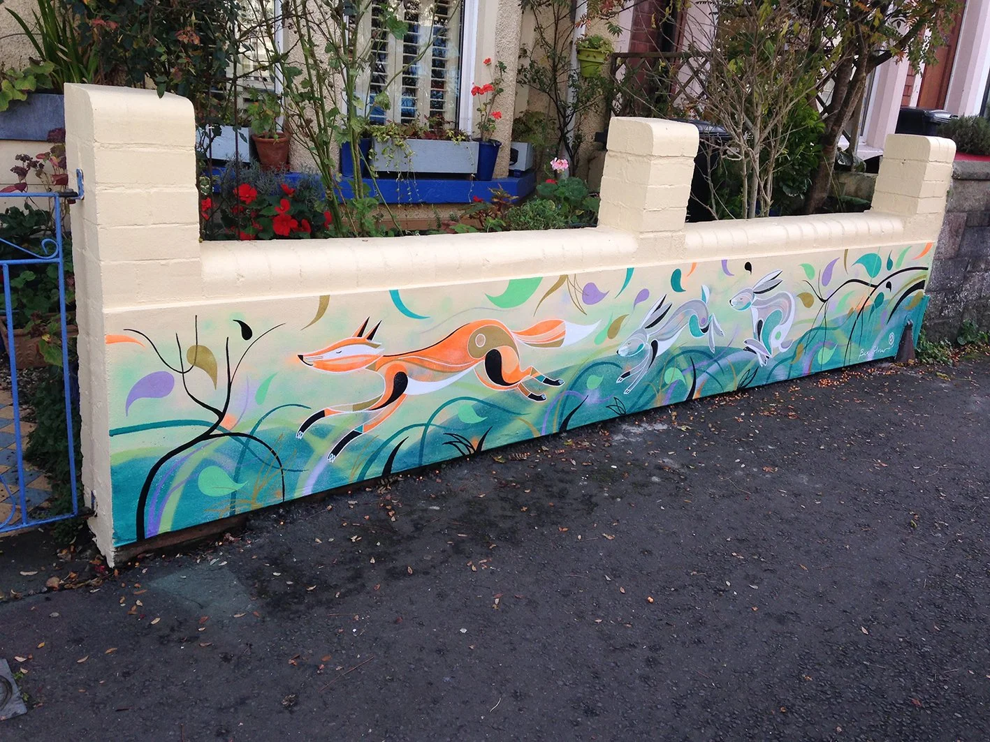 bex_glover_fox_and_hare_garden_wall_mural_bristol_01.jpg