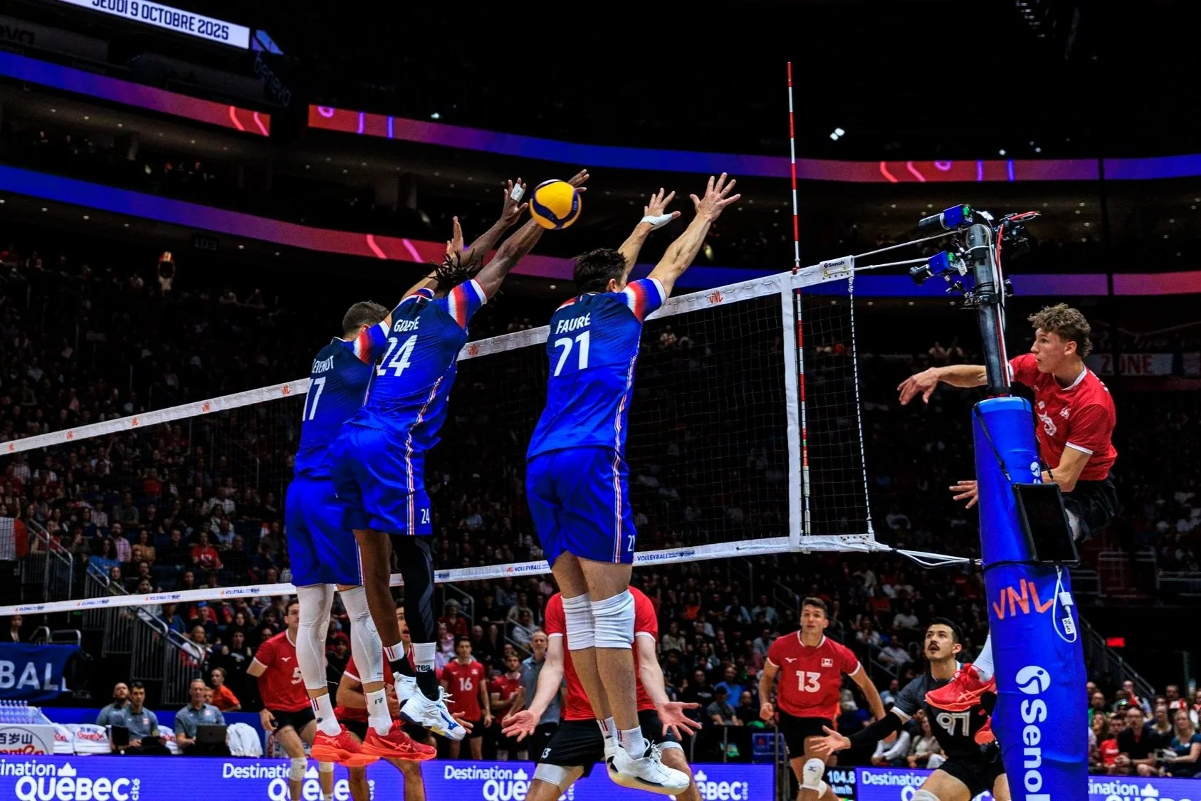 France contre Canada lors du passage de la VNL au Centre Vidéotron à Québec, Canada