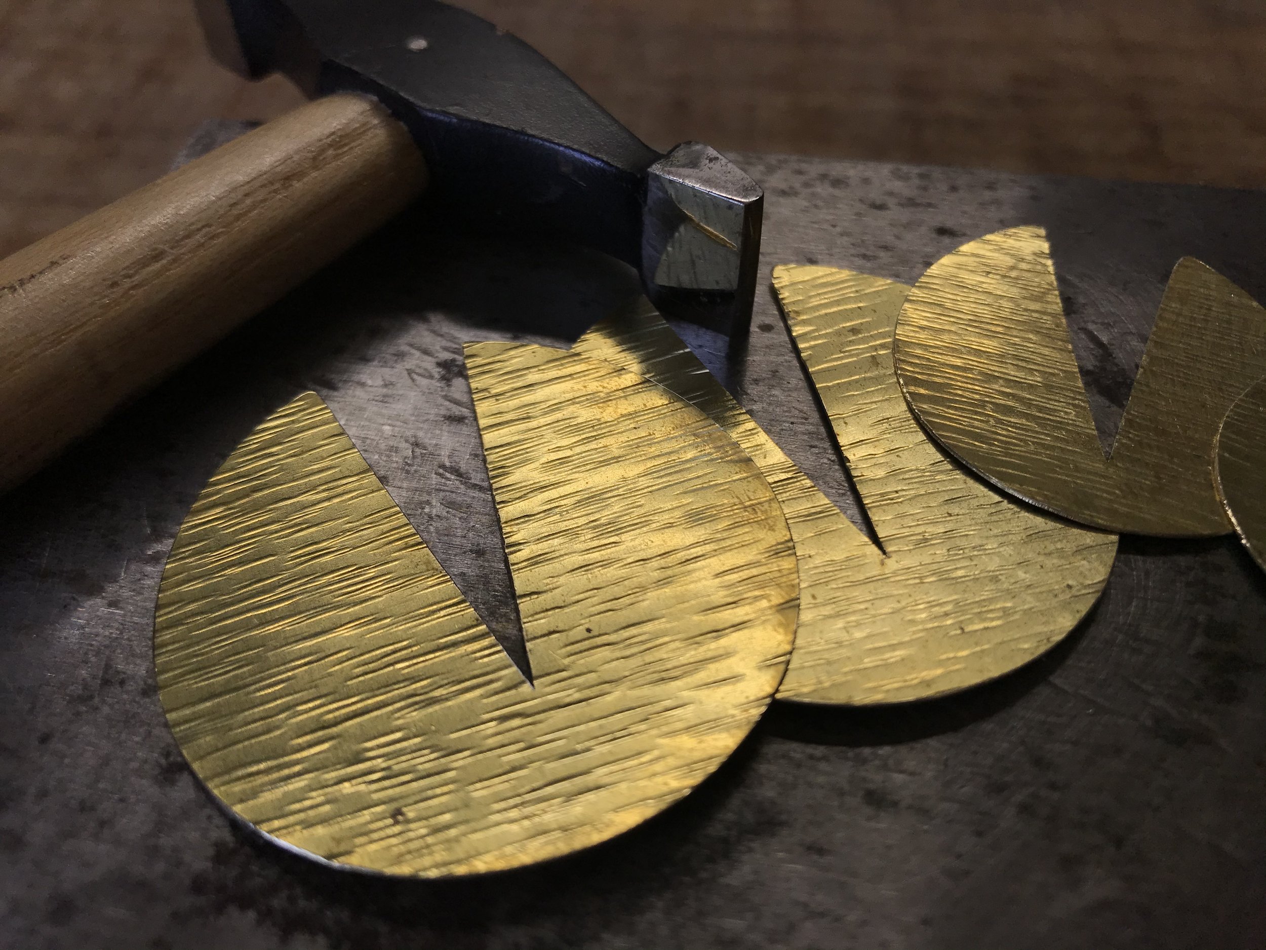 round brass earrings, majestoso largo