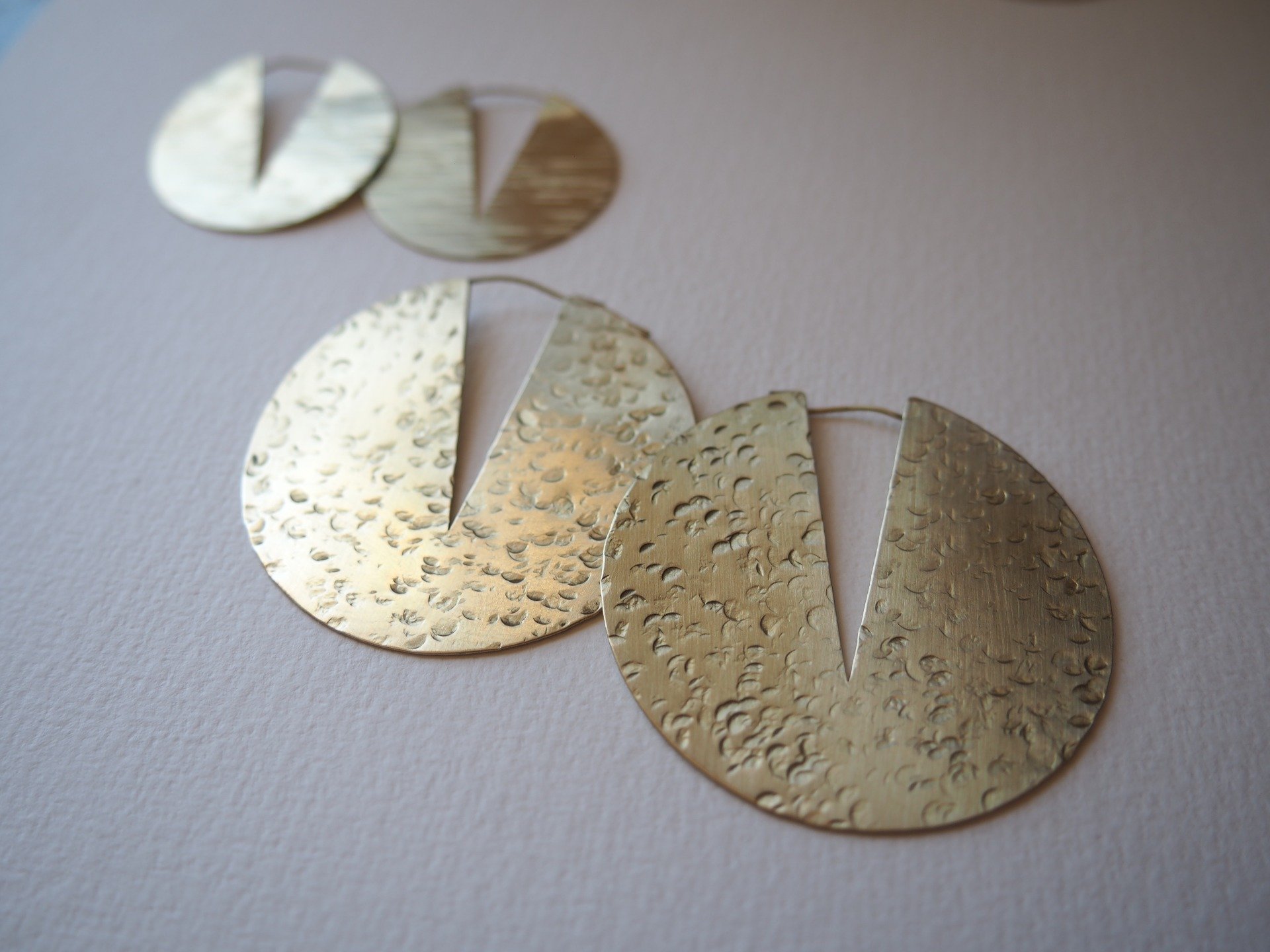 round brass earrings, majestoso largo