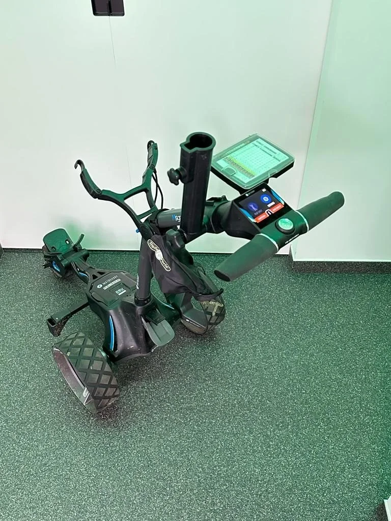 Motocaddy m5 gps.jpg