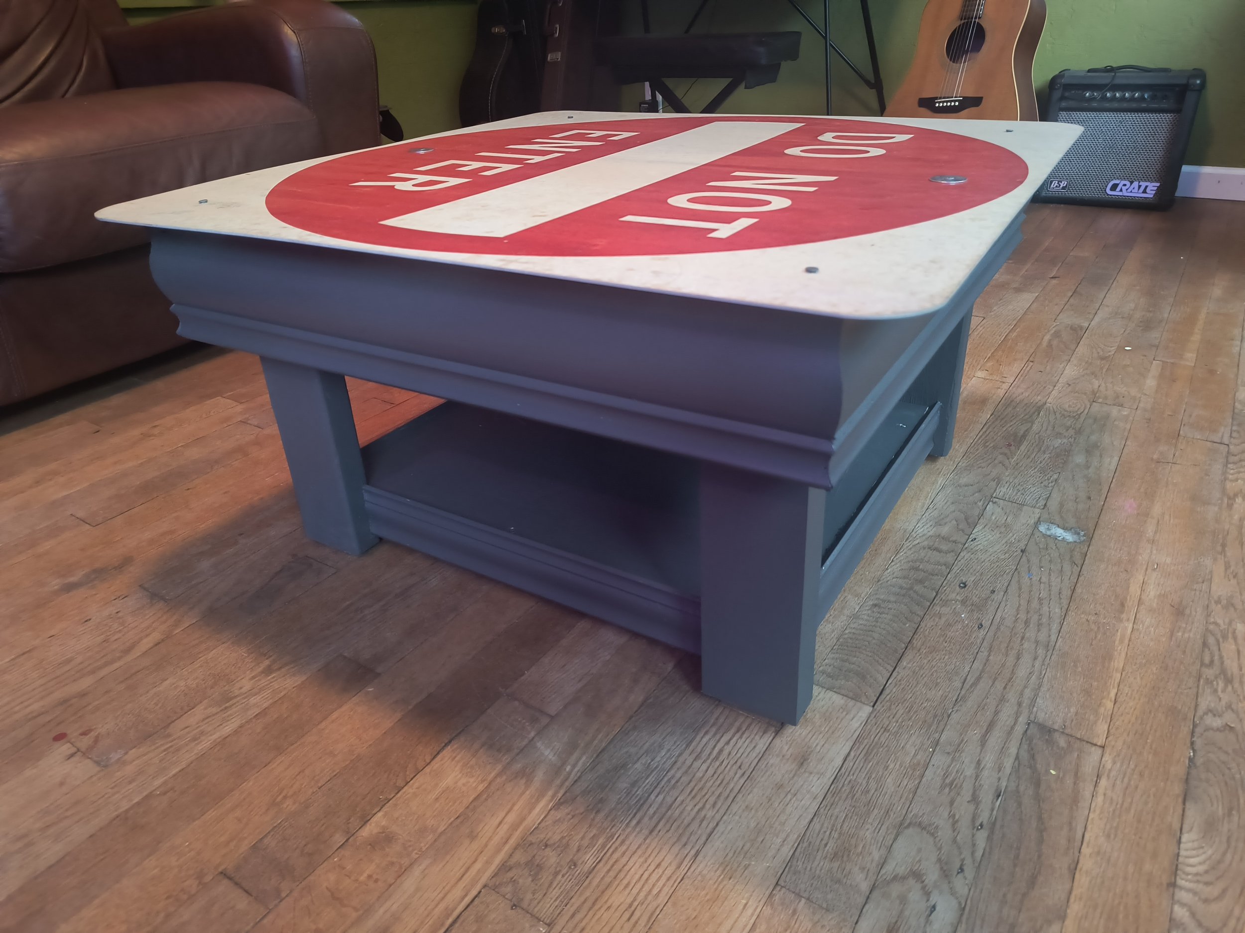 Coffee table on wheels, with hidden drawer