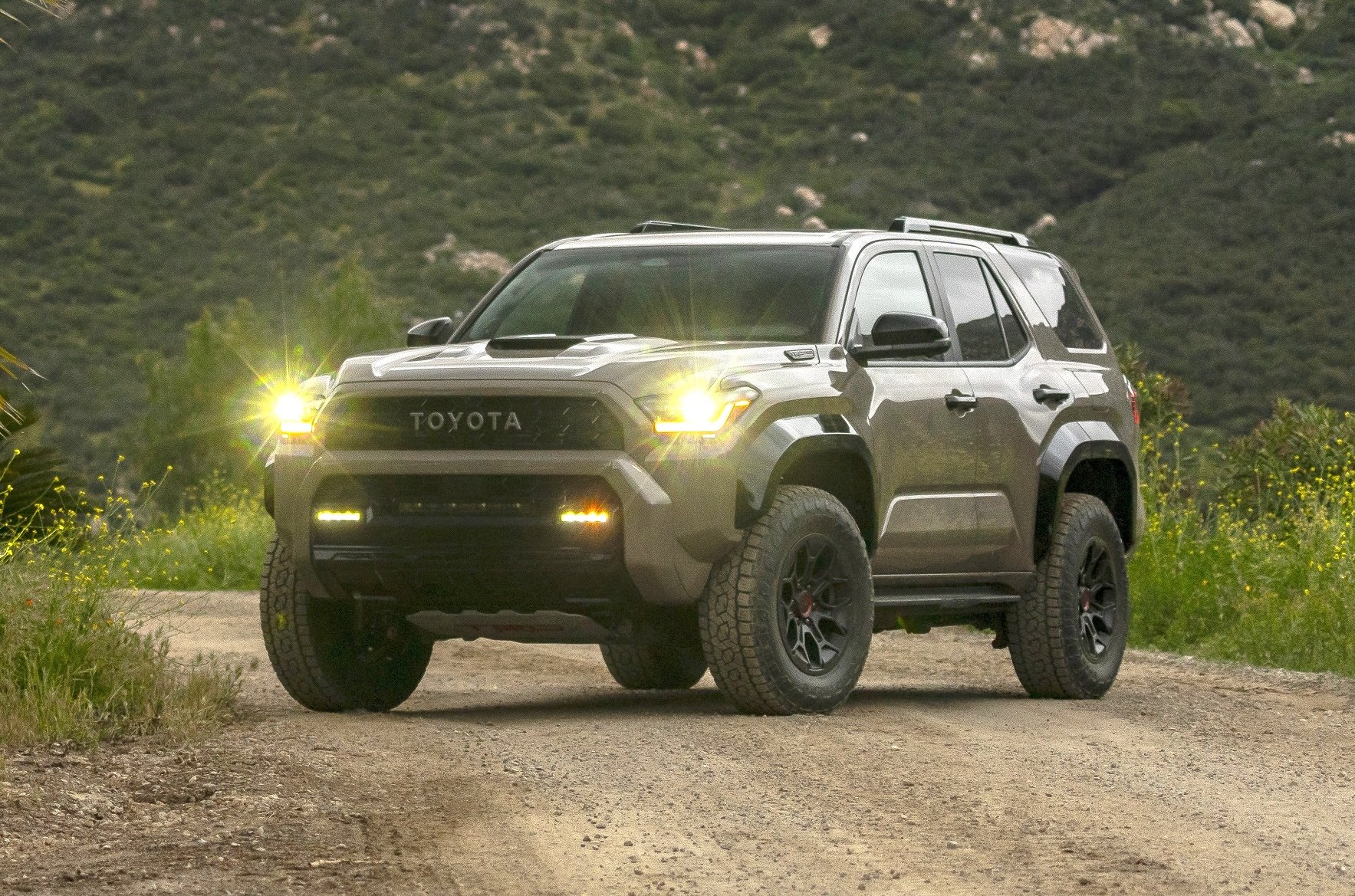 frasspot_dot_com_Toyota_Reveals_6th_Gen _4Runner 16.jpeg