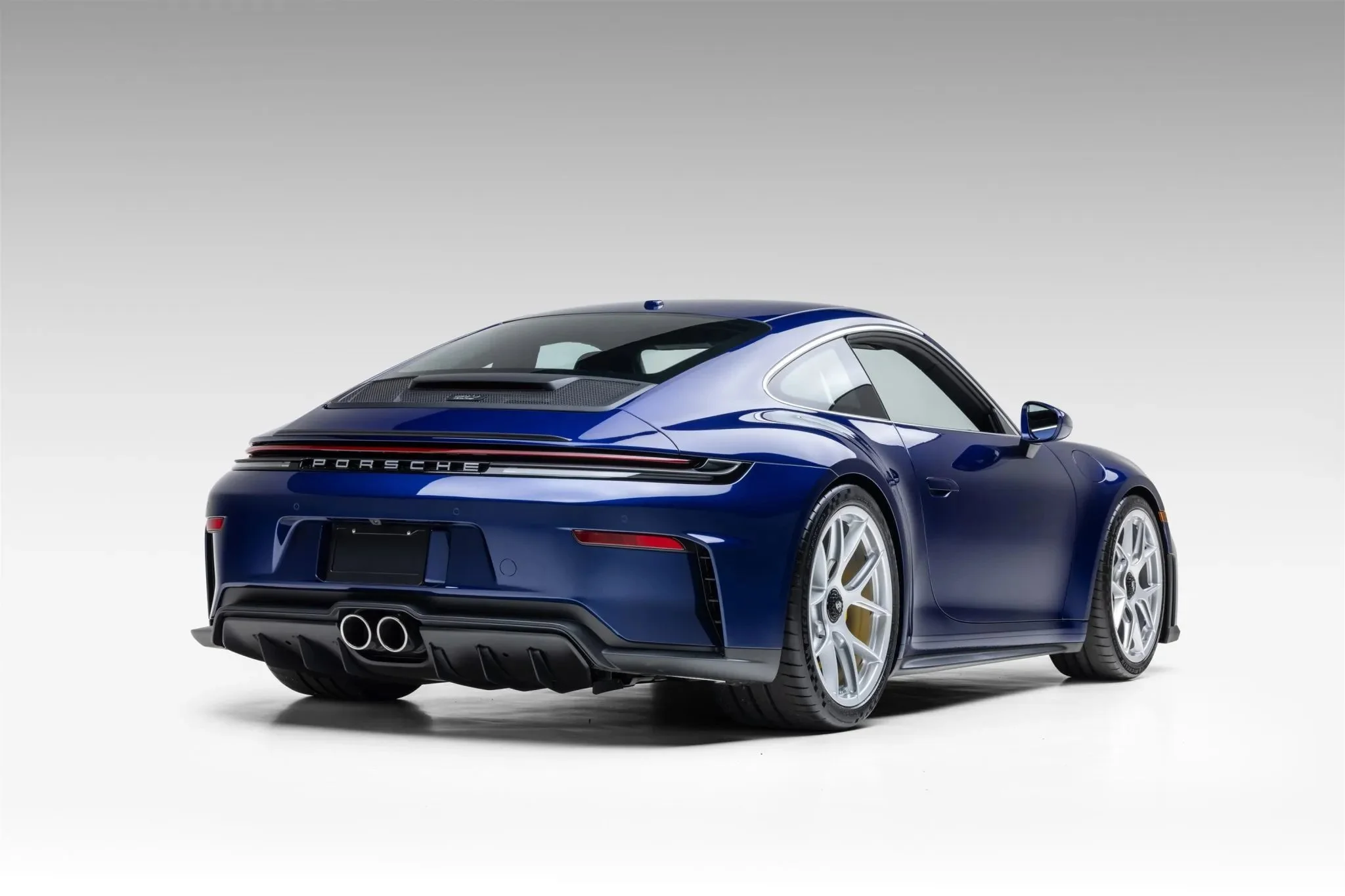 BAT - 2026 PORSCHE 911 GT3 TOURING 14.jpg