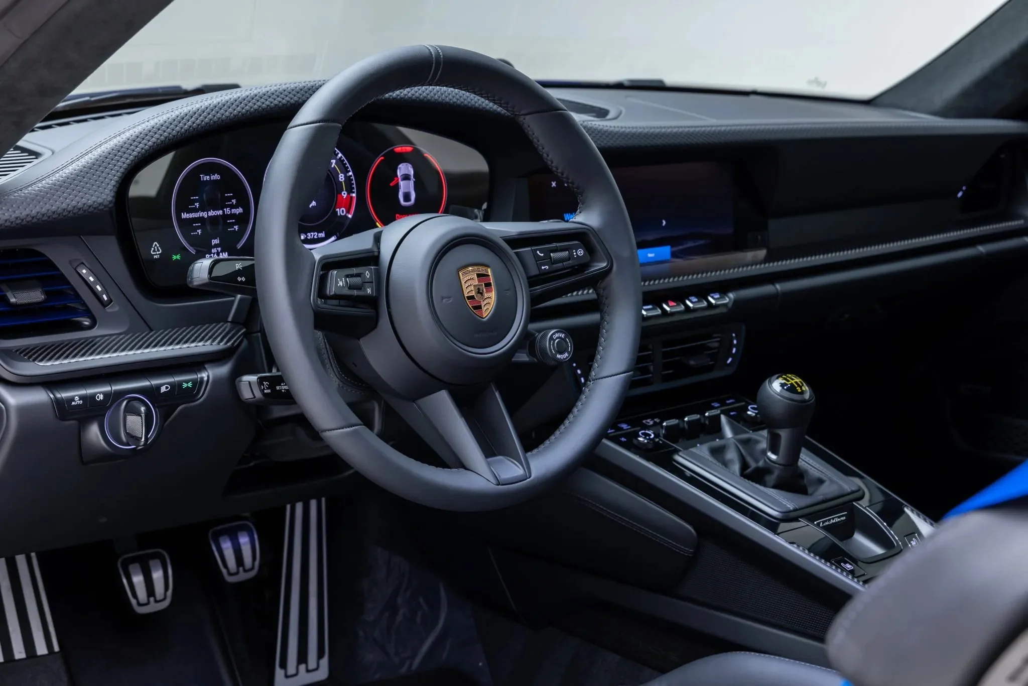 BAT - 2026 PORSCHE 911 GT3 TOURING 08.jpg