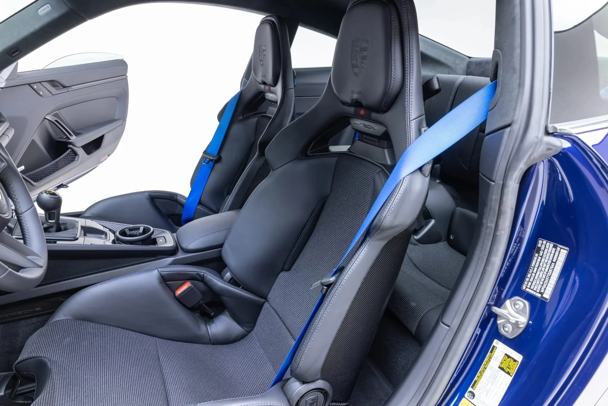 BAT - 2026 PORSCHE 911 GT3 TOURING 09.jpg