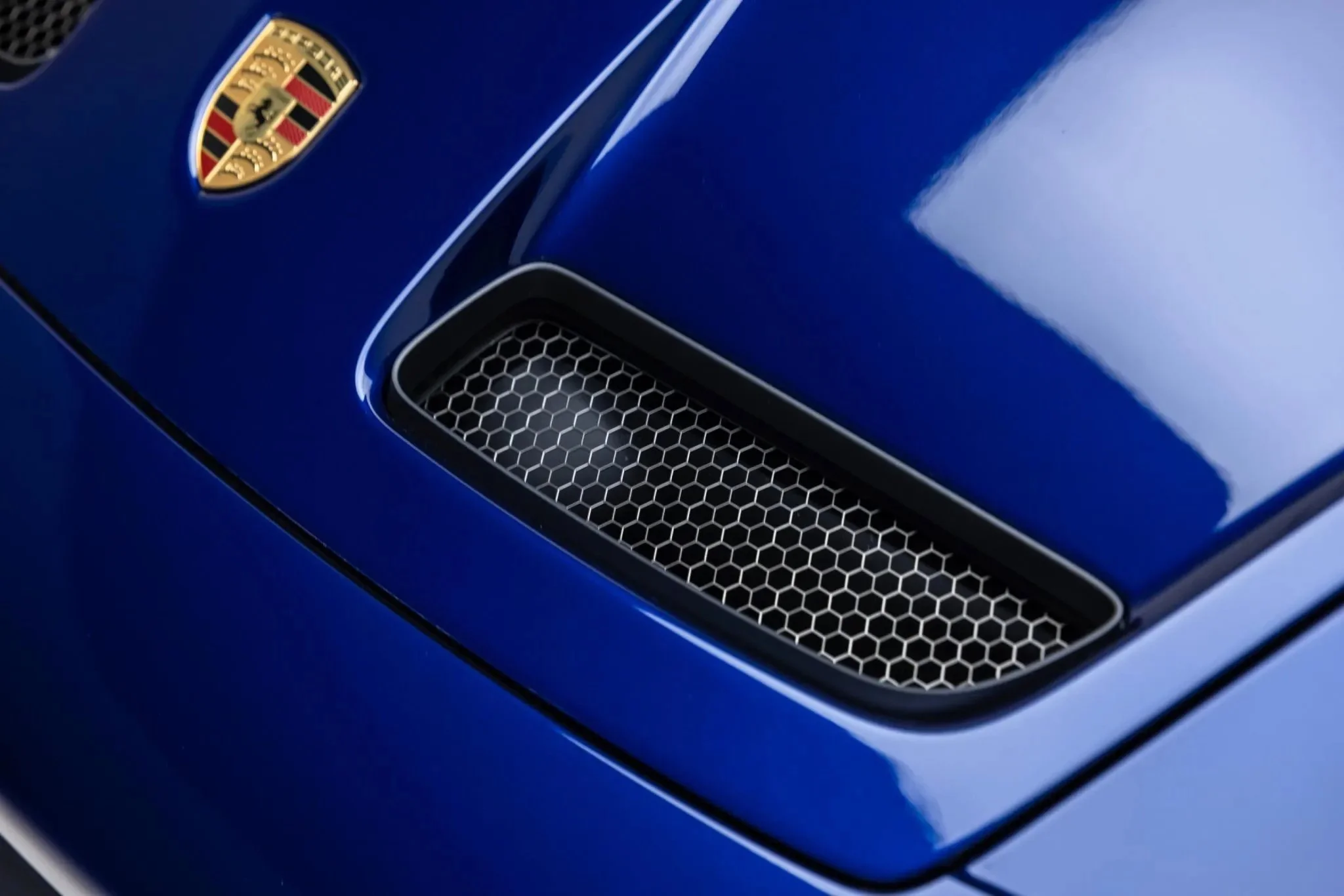 BAT - 2026 PORSCHE 911 GT3 TOURING 05.jpg