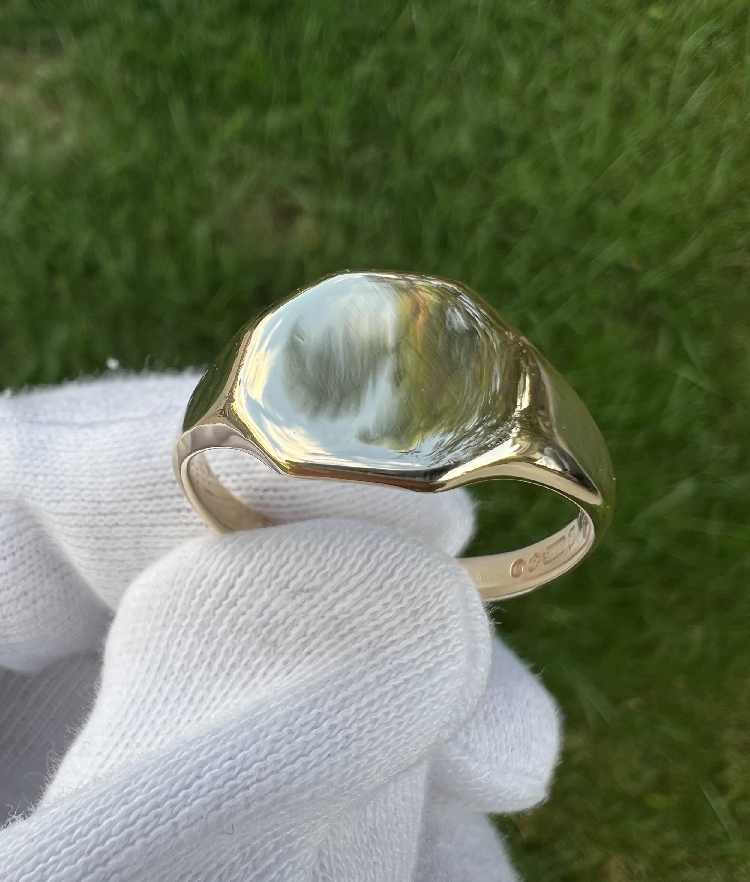 Vintage British 9k Gold Signet Ring