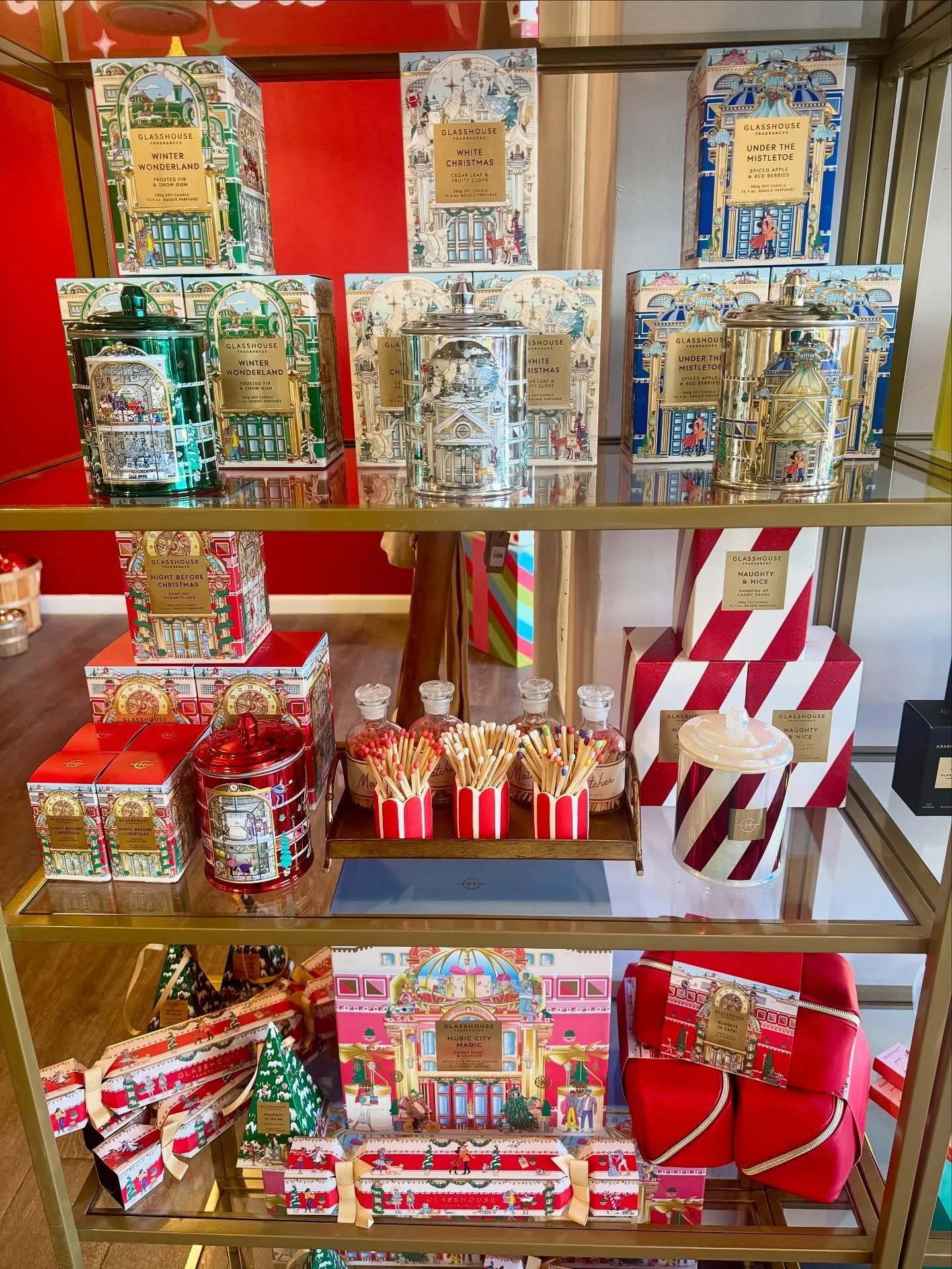 RUN, don&rsquo;t walk&hellip; ✨ Glasshouse Holiday is HERE! The scents of the season have arrived and they are magical. 🎄😍

#october #holiday #glasshouse #fragrance #holidaydecor #retaildisplay #peppermint #whitechristmas #underthemistletoe #kyotoi