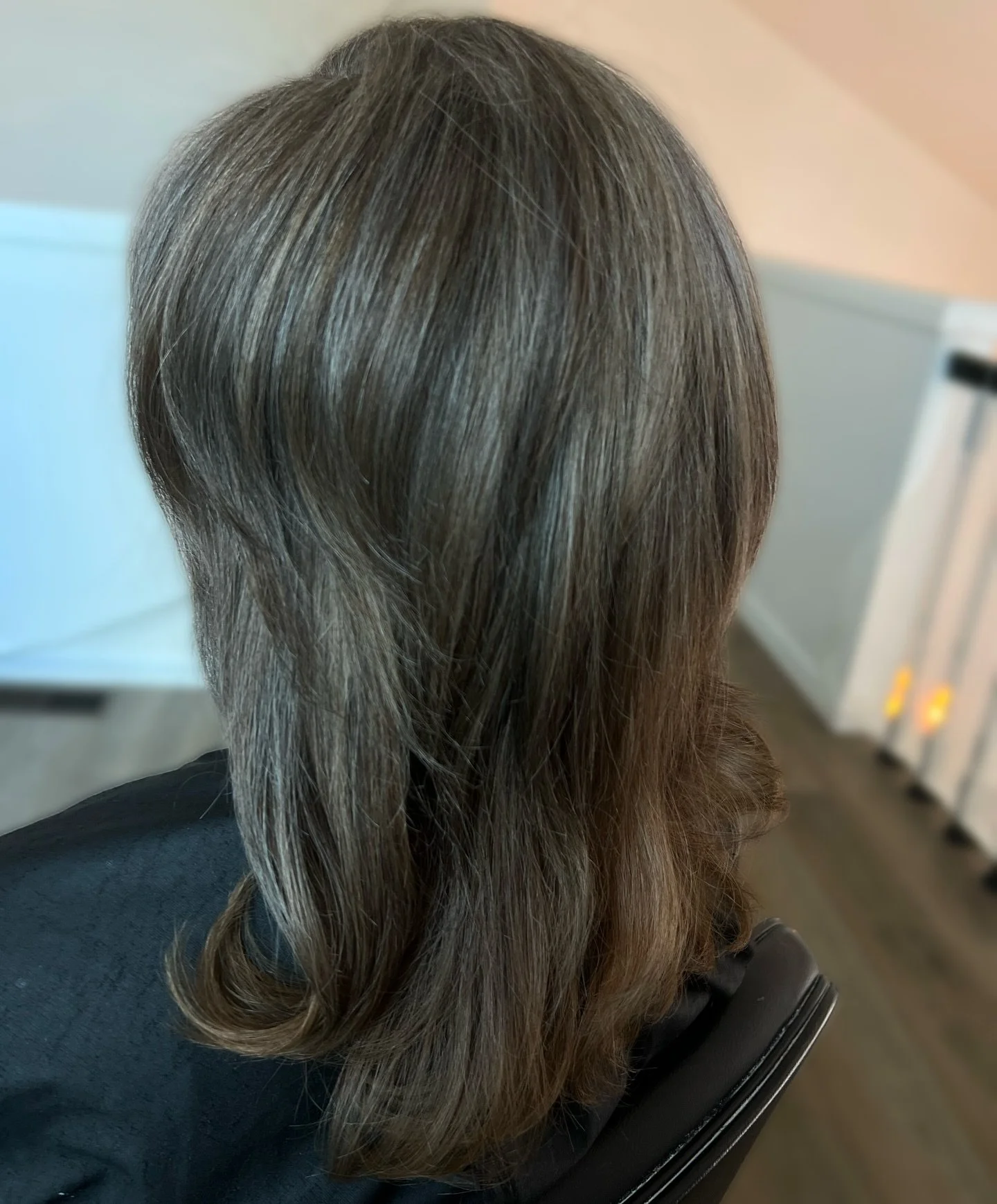 highs, lows & all over glossπ€©
.
.
liftedx @matrix
roots @redken gel oils 8na 6abn
lowsx @redken 5na
tone @redken 9b 9b
#denveehairstylist #denverhair #greyblending #haircut #westministerhair #hairbeforeandafter
