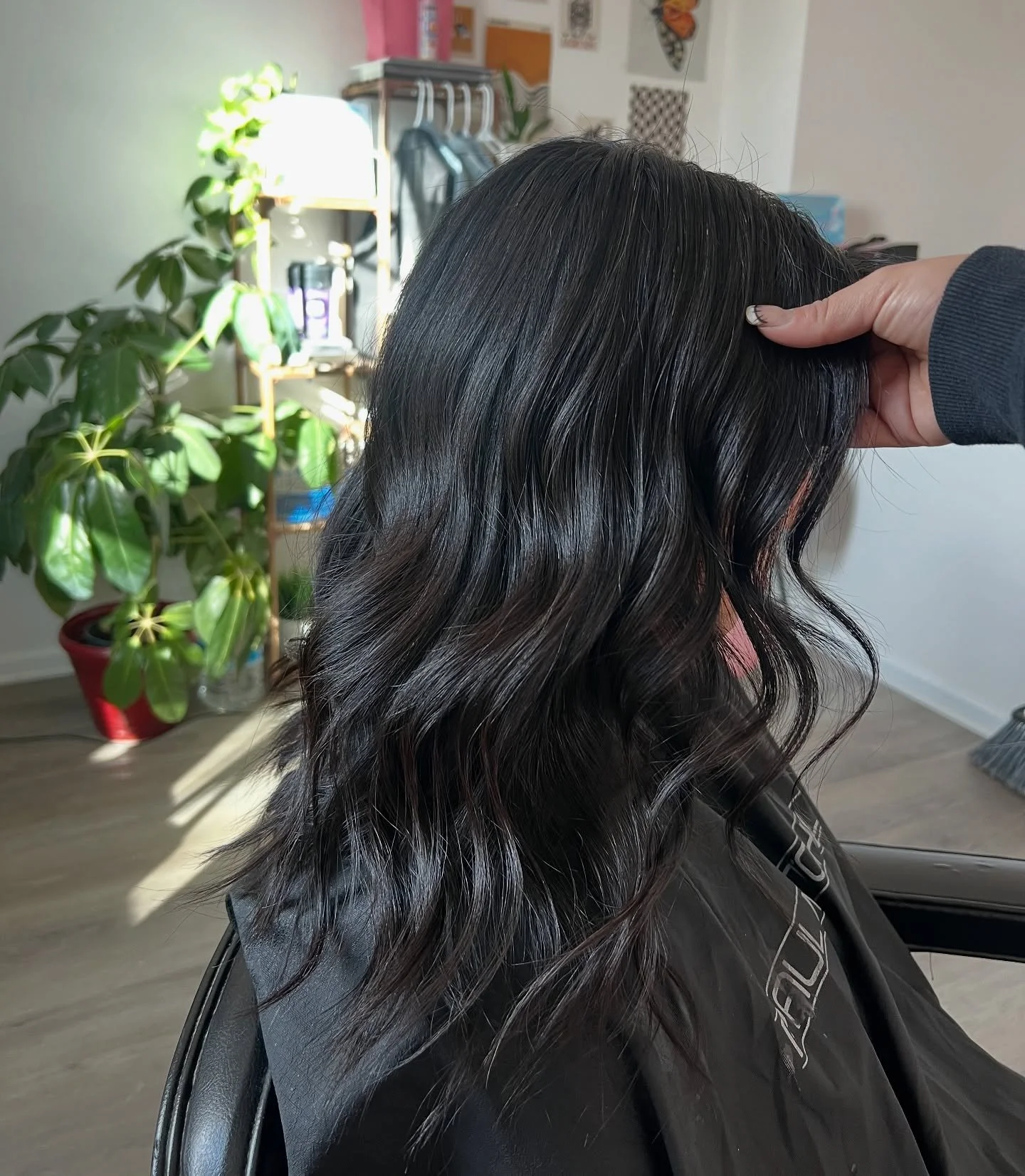 Queen of forgetting to take a before pic 🤗
color // @redken 
styling // @kerastase_official @igkhair 
.
.
#denverhair #denverhairstylist #denverhairsalon #westminsterhair #westminsterhairstylist #allovercolor