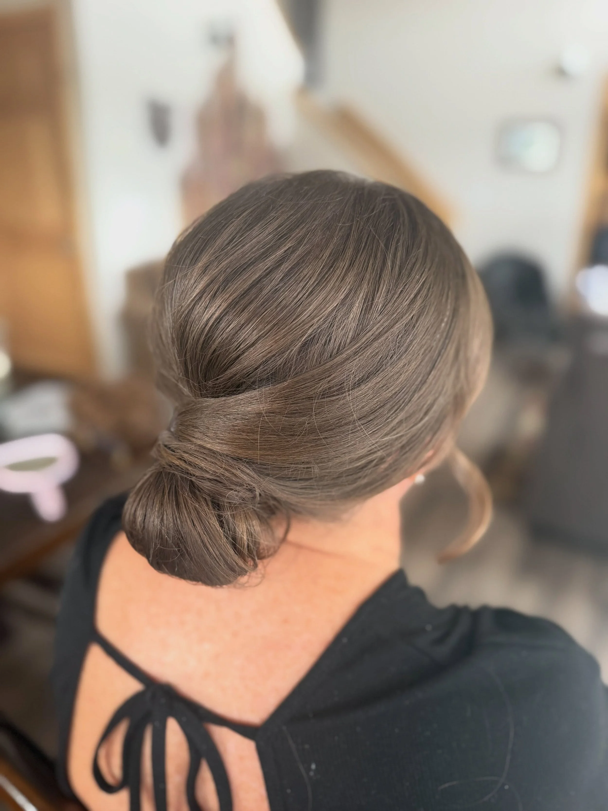 bridal party from Estes park last weekend..
(buns, braids + half up half down styles)✨
.
.
#coloradoweddingvendor #bridalpartyhairstyles #estesparkbridalhair #denverbridalhairstylist #westminsterhairstylist