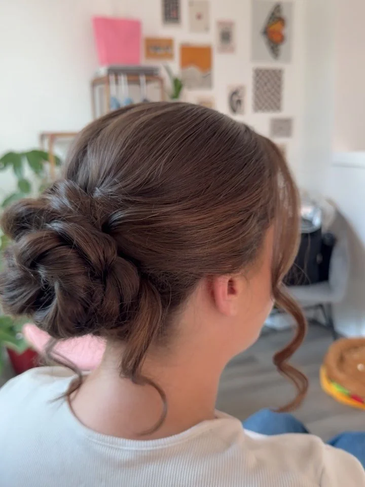 no place I&rsquo;d rather be🤍✨
.
#denverbridalhair #bridalhairstyle #coloradoweddingvendor #westminsterhairstylist #denverweddinghairstylist
