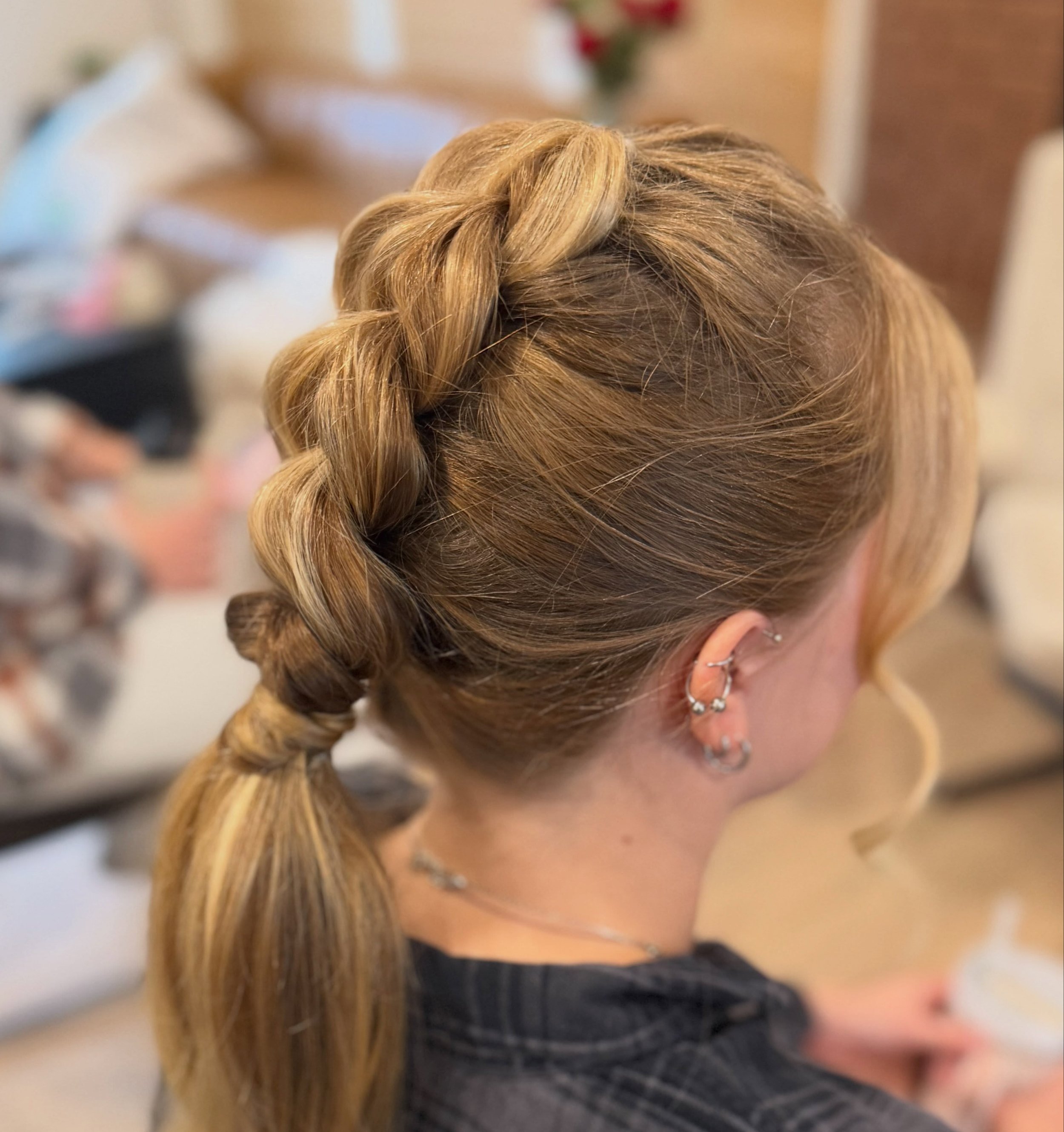 Dragon braid🐉 such a fun bridesmaid style to stay cool during this heat we&rsquo;ve been having in Denver 🥵
.
.
#coloradoweddingvendor #denverbridalhair #bridesmaidhairstyle #denverweddinghairstylist #westminsterhairstylist