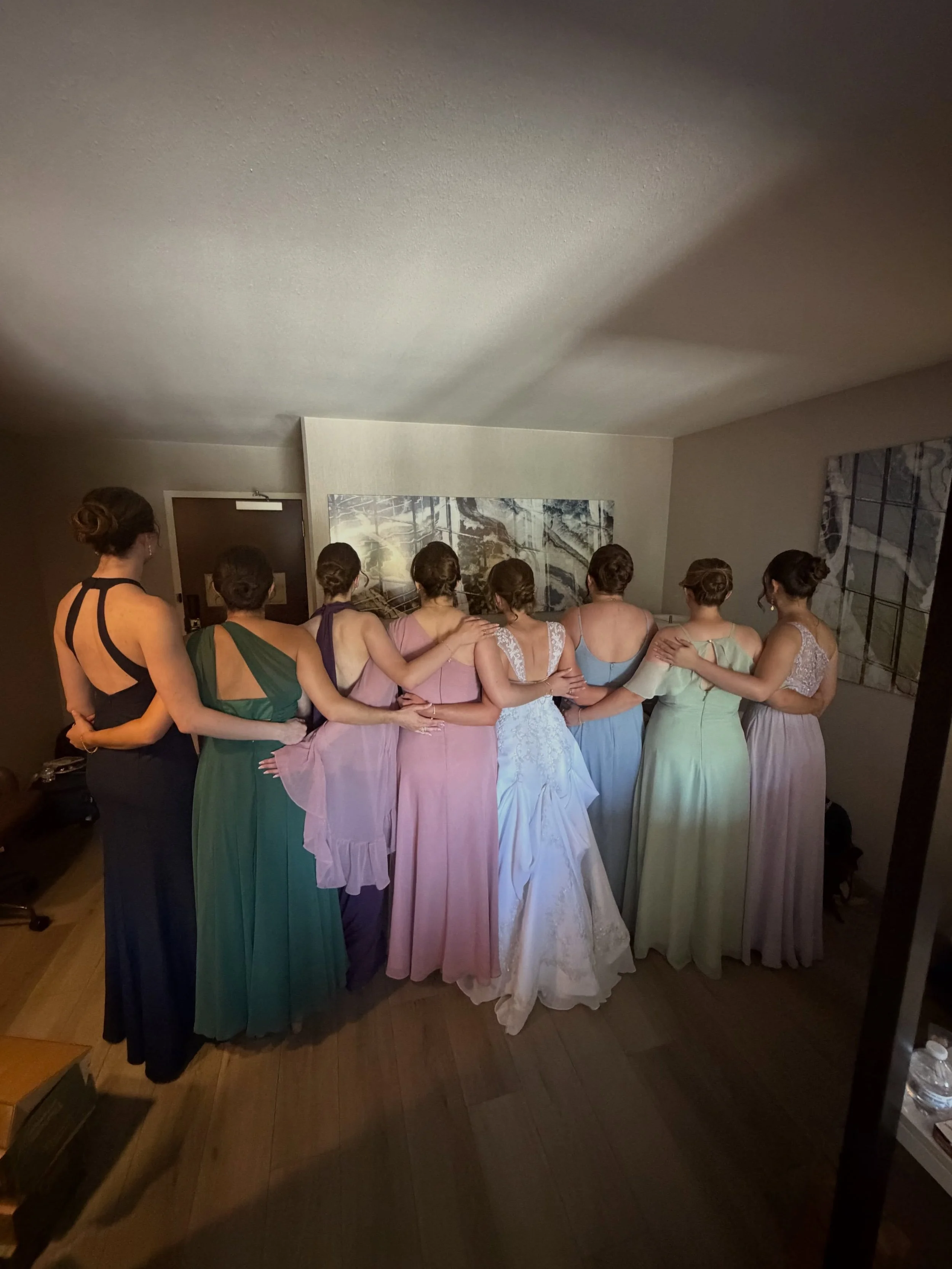 when the forecast said 96, immediately everyone switched to a bun lol (good call) 

I love how cohesive everyone looks with still every single one being slightly different to match their style of dress and personalities. 
This was such a fun group. ?