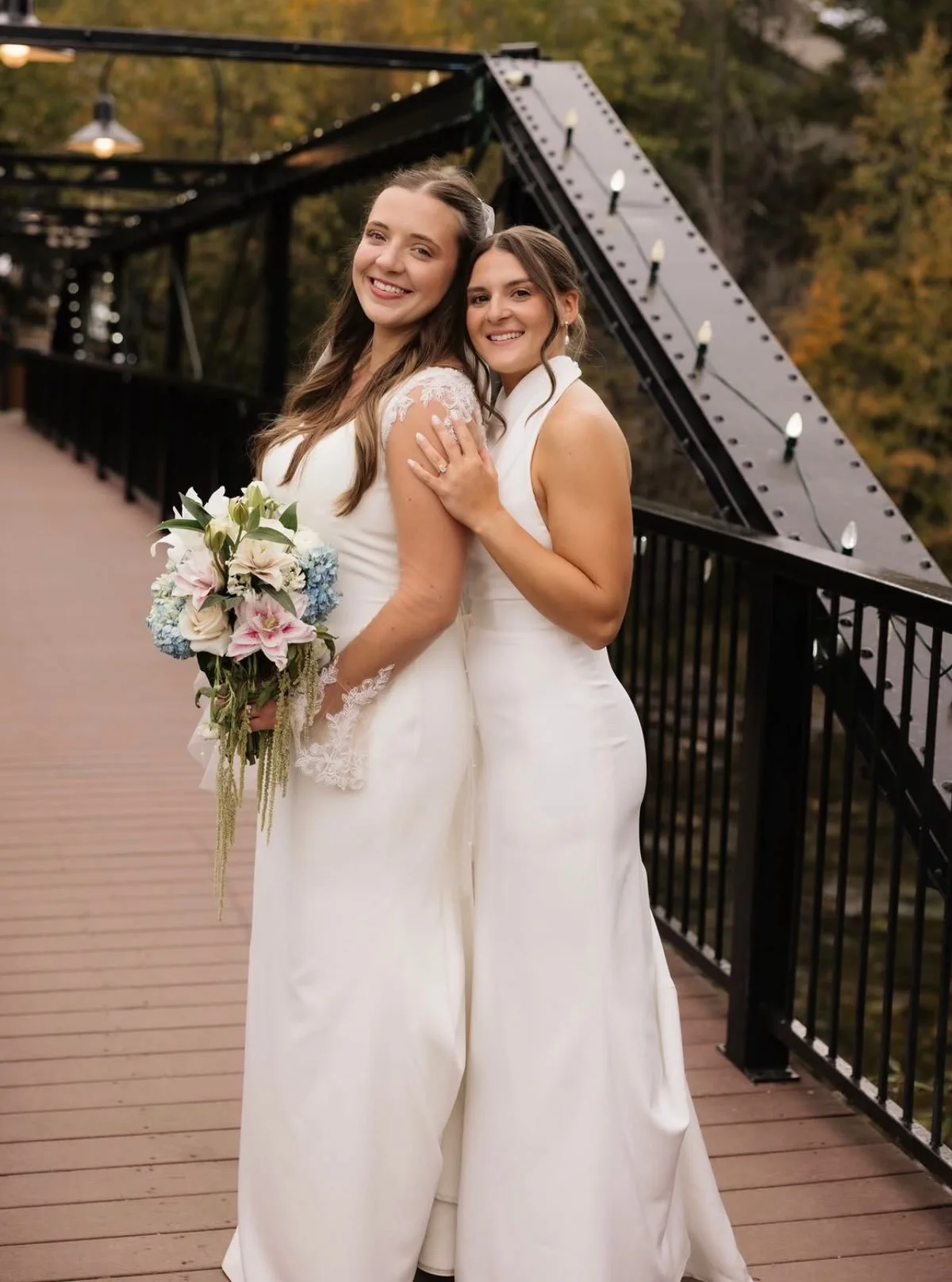 Josee &amp; Megan.. 9.13.26🤍✨
.
.
Photo: @danaedeannephotos 
#coloradoweddingvendor #denverbridalhairstylist #silverthornebride #bridalhairdo #westminsterhairstylist