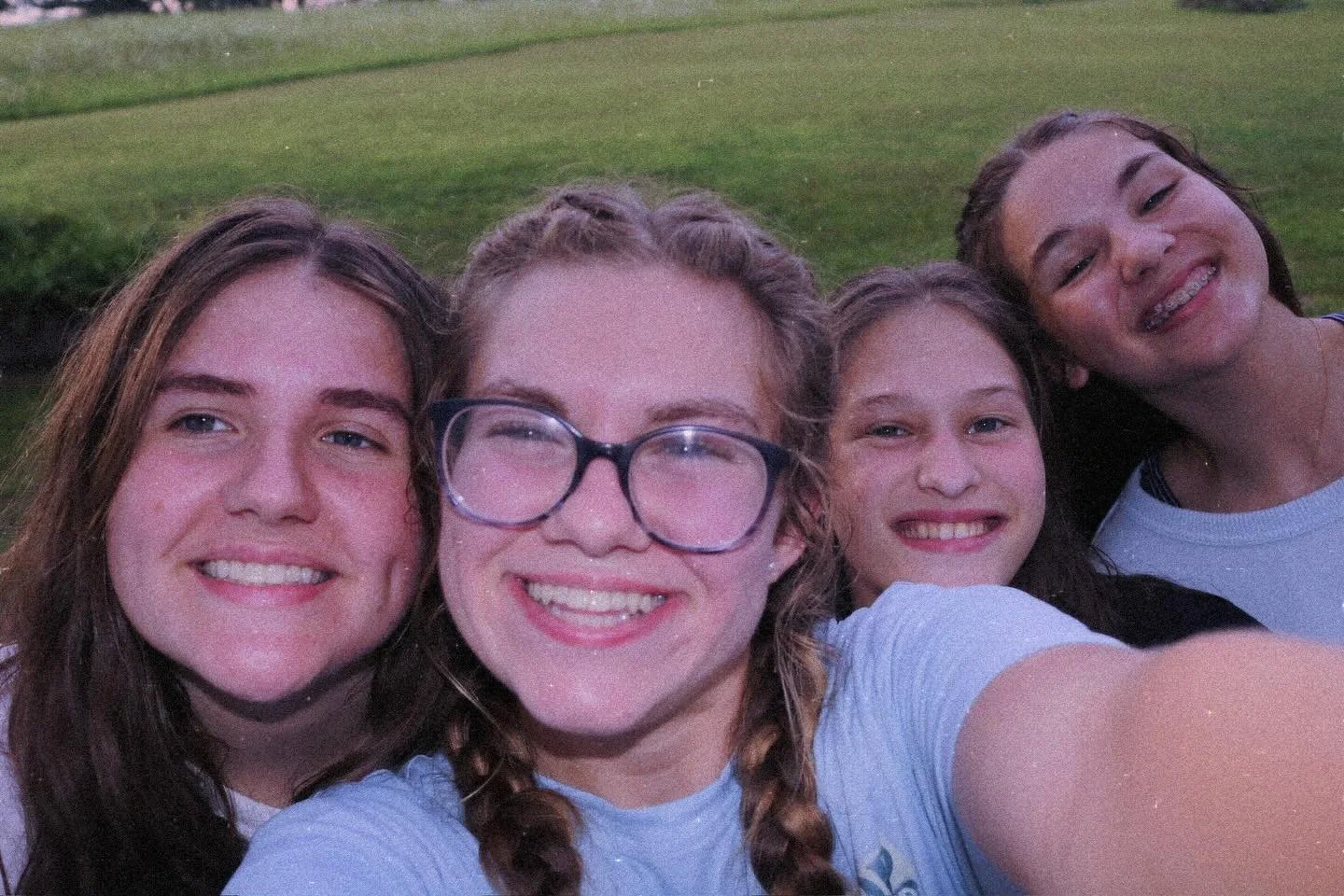 COMMUNITY (n) - worshiping the Lord with your best friends !!!