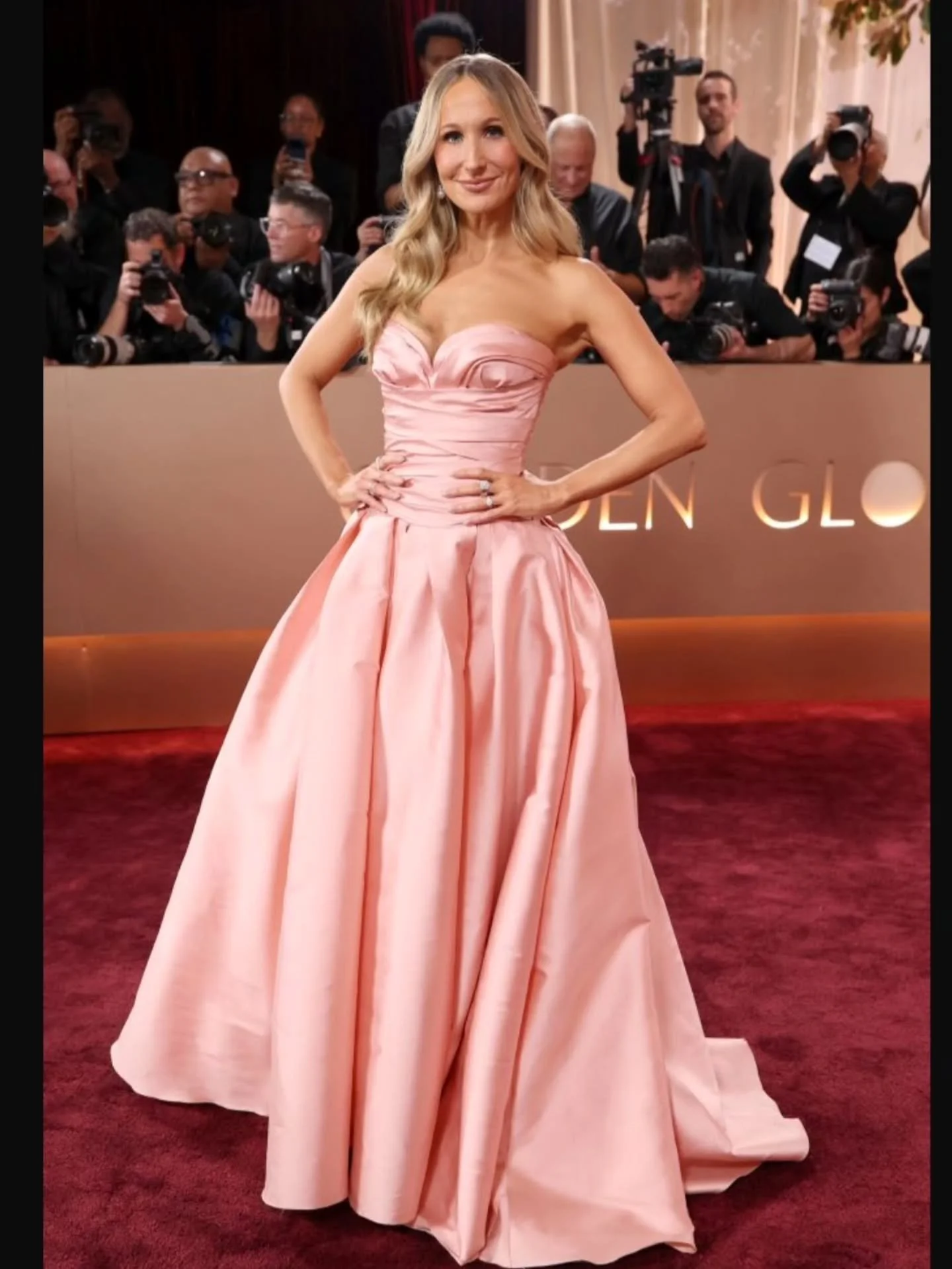 Golden Globes 2026.....some spectacular, some strange. Pamela could have done so much better...think it didn't flatter her at all..and she is so lovely...
Just my thoughts...
I would love to sell evening wear like this at Encore; should you have simi