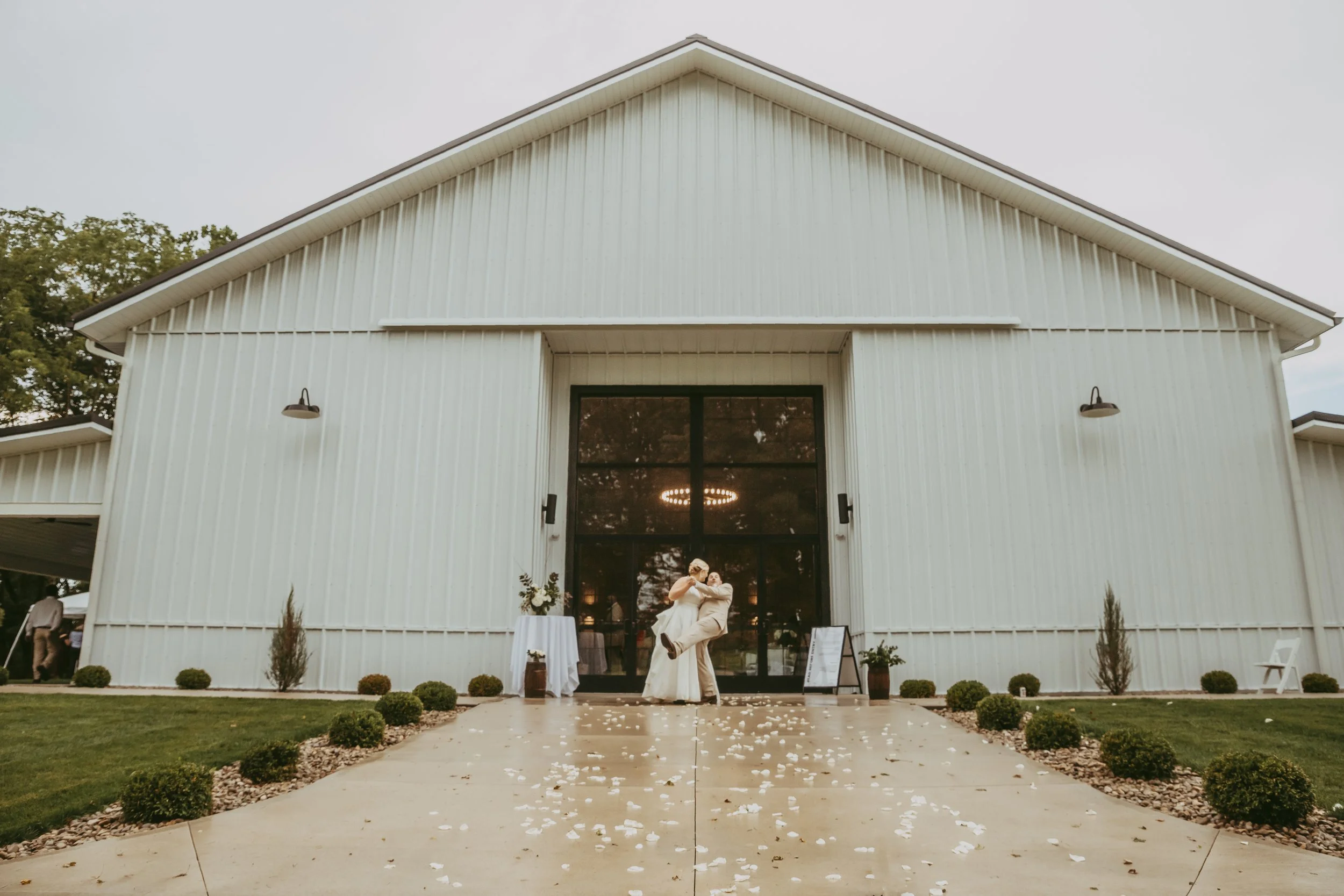 cliffside acres wedding venue sheldon james photography.JPG