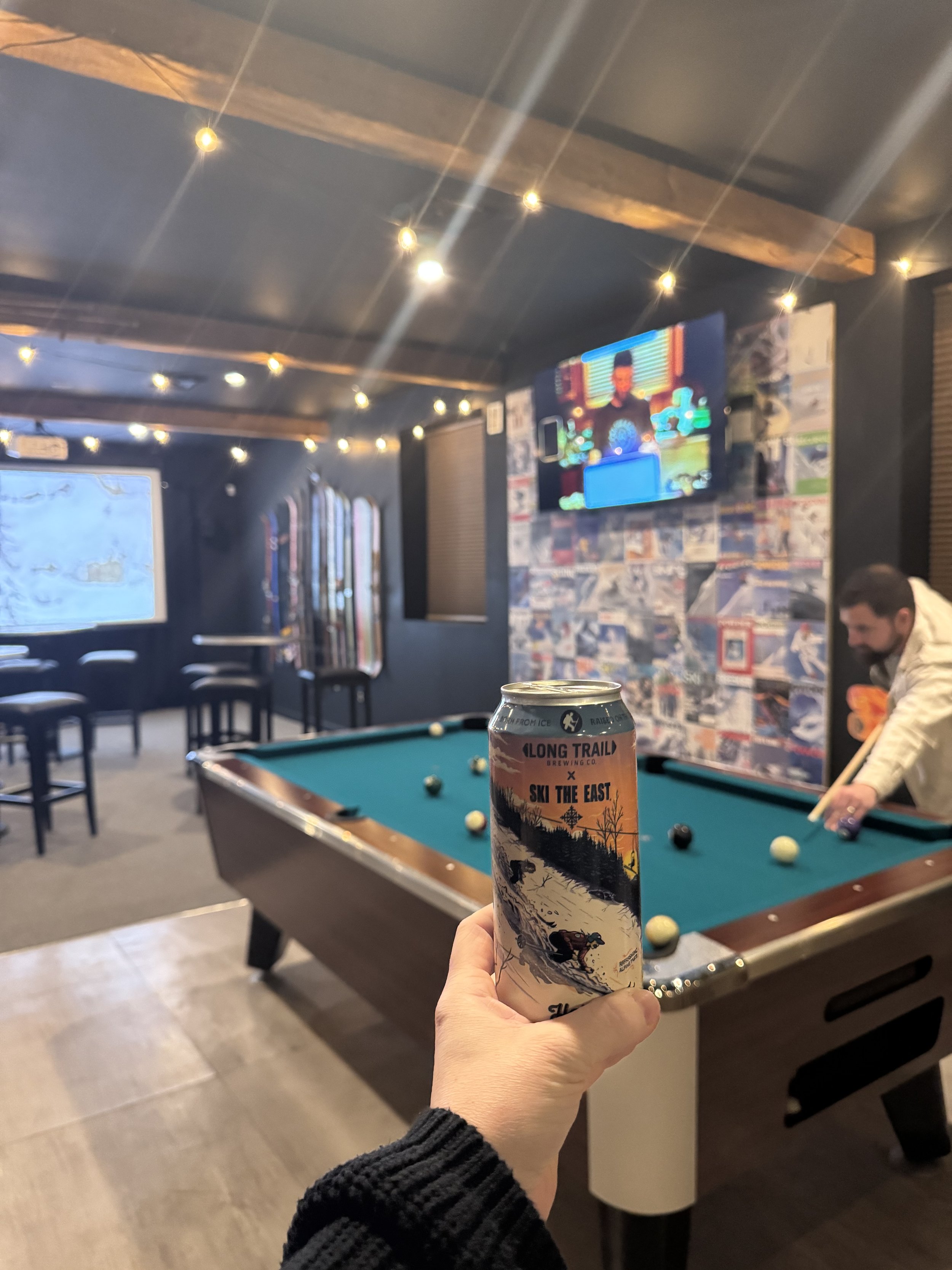 Grab a brew and gear at Ski The East/J Skis Bar