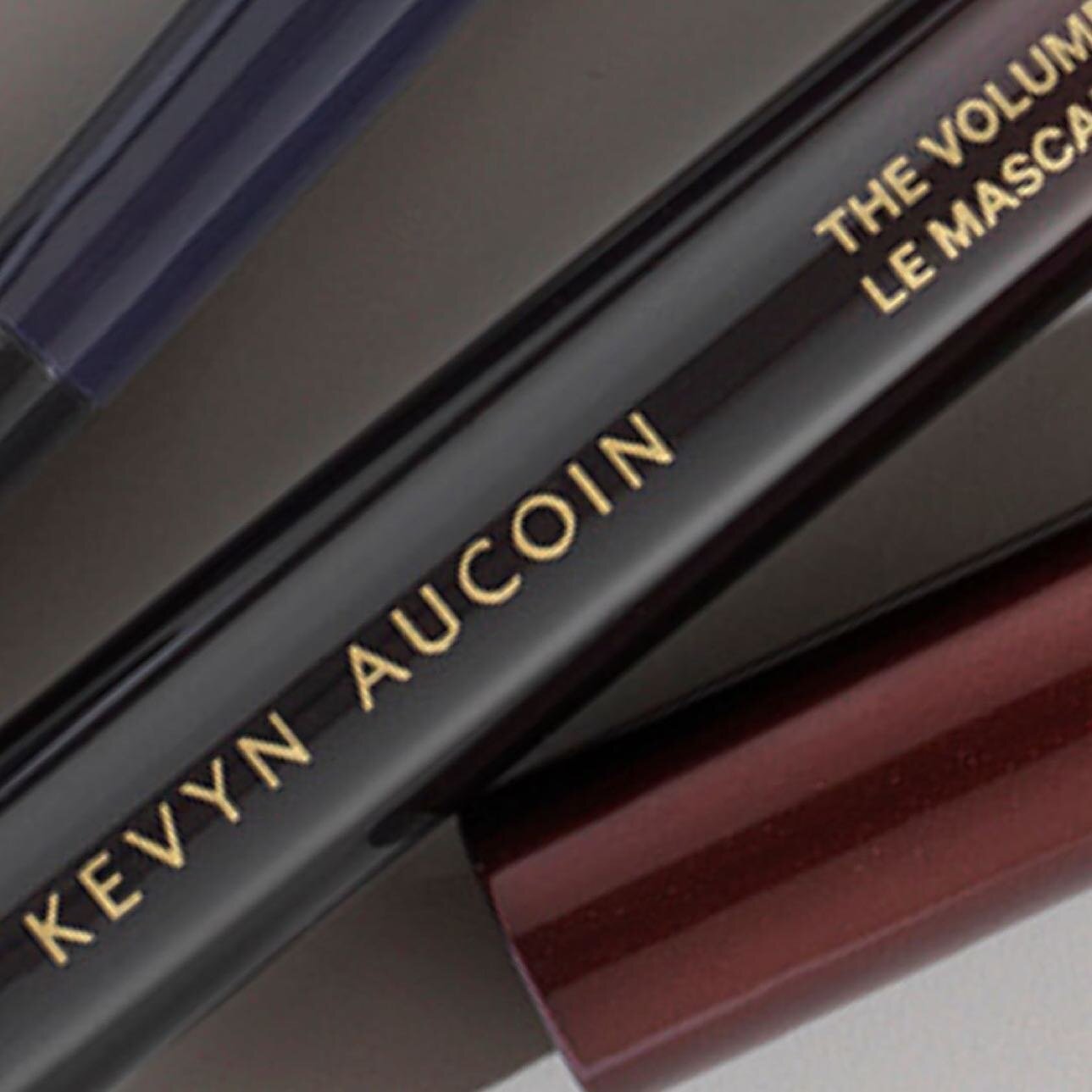Created by the legendary Kevyn Aucoin, our best-selling, award-winning, innovative tubing mascara envelopes lashes with volume and length for a defined, full-volume look.

Powered by our unique Tubing Technology, this high-performing mascara is infus