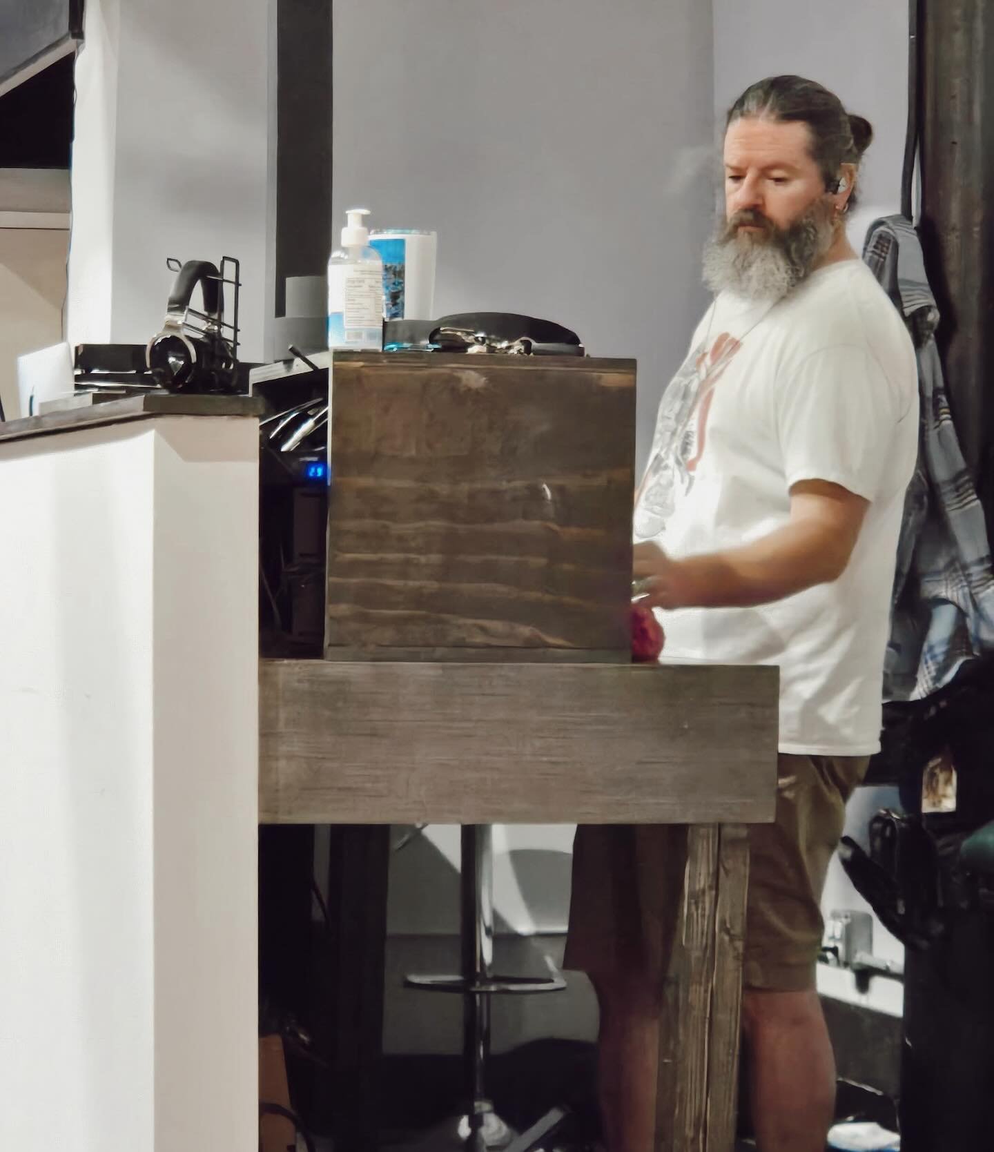 Thankful for our Tech Team who make Sunday mornings run smoothly! If you have a desire to serve here on Sundays, message us here or visit our website and contact Ham Abney!
https://www.newcityatthemill.org/leadership-1