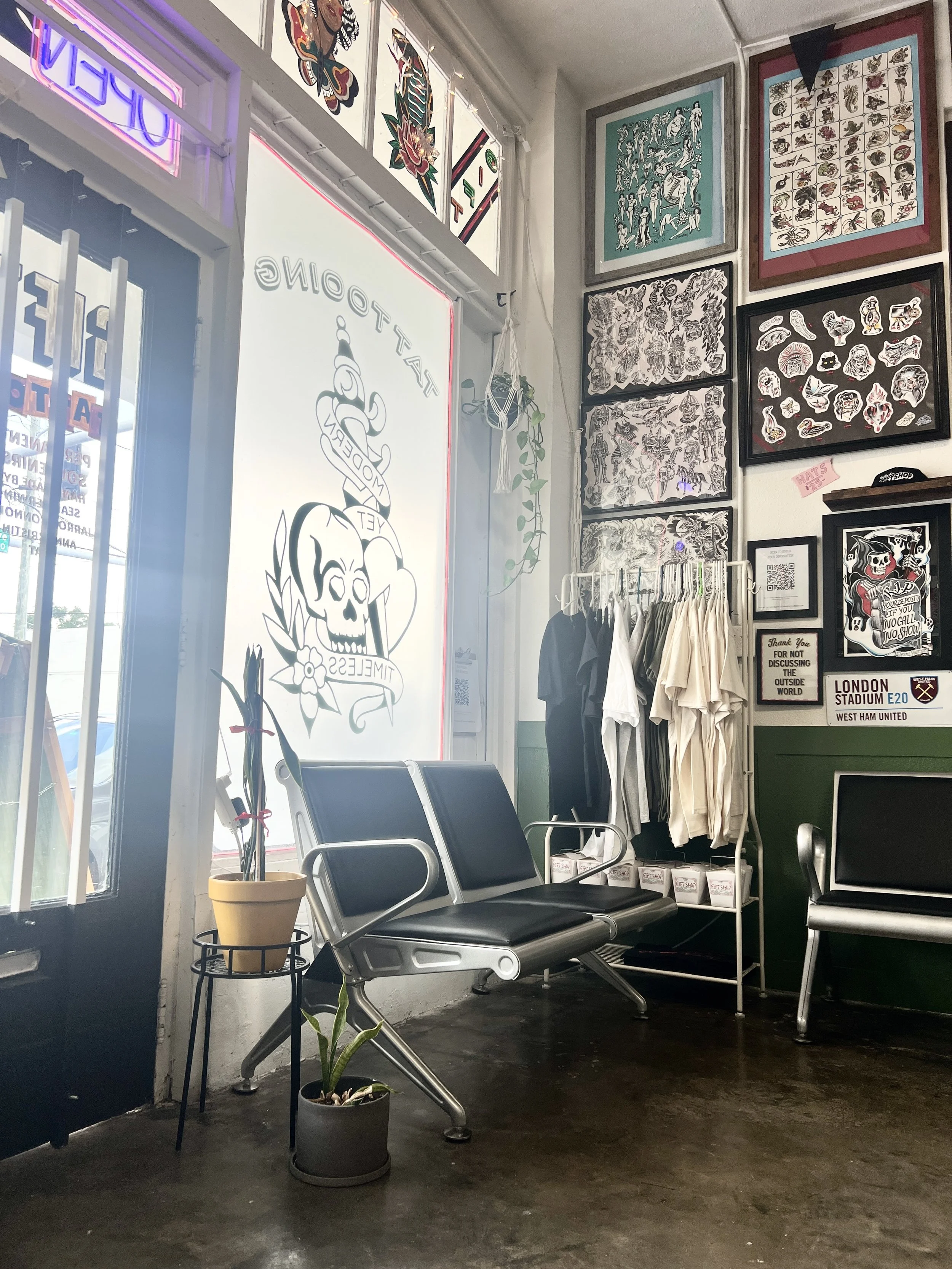 Gift Shop Tattooing Studio
