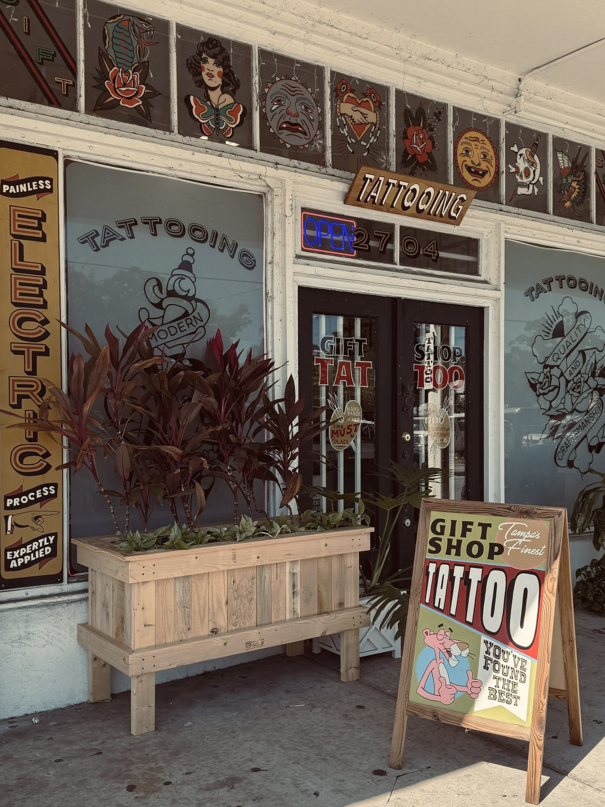 Gift Shop Tattooing Studio