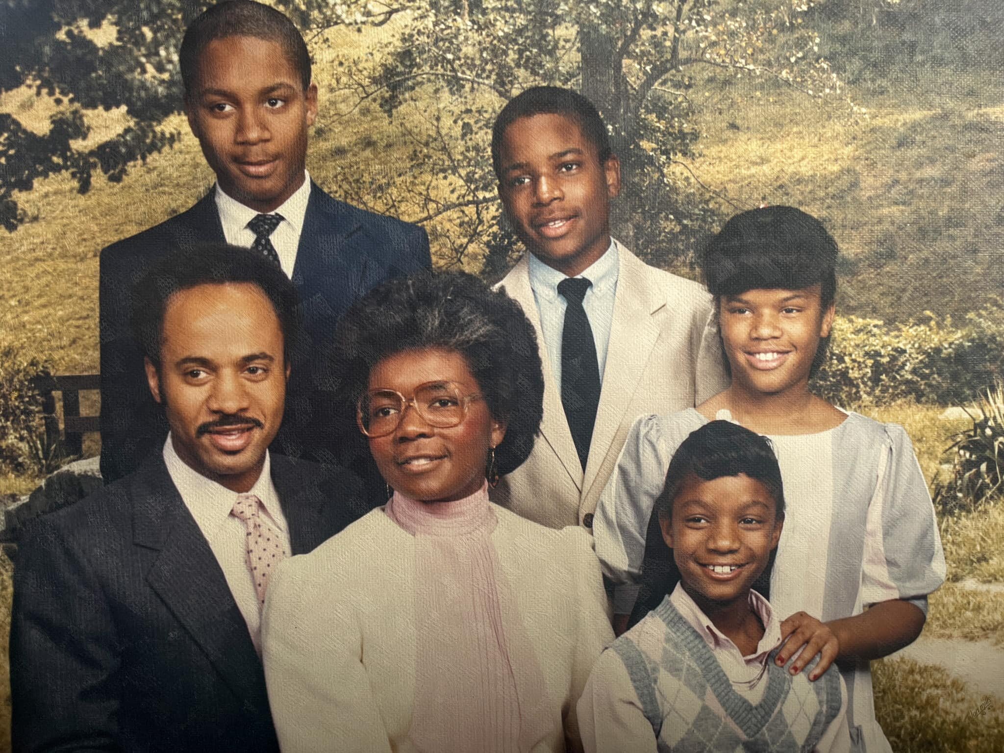 &ldquo;Meet the Browns&rdquo;&mdash; I ❤️ this family photo (circa 1985) SO much. when my parents recently downsized, I became the keeper of more family photos.