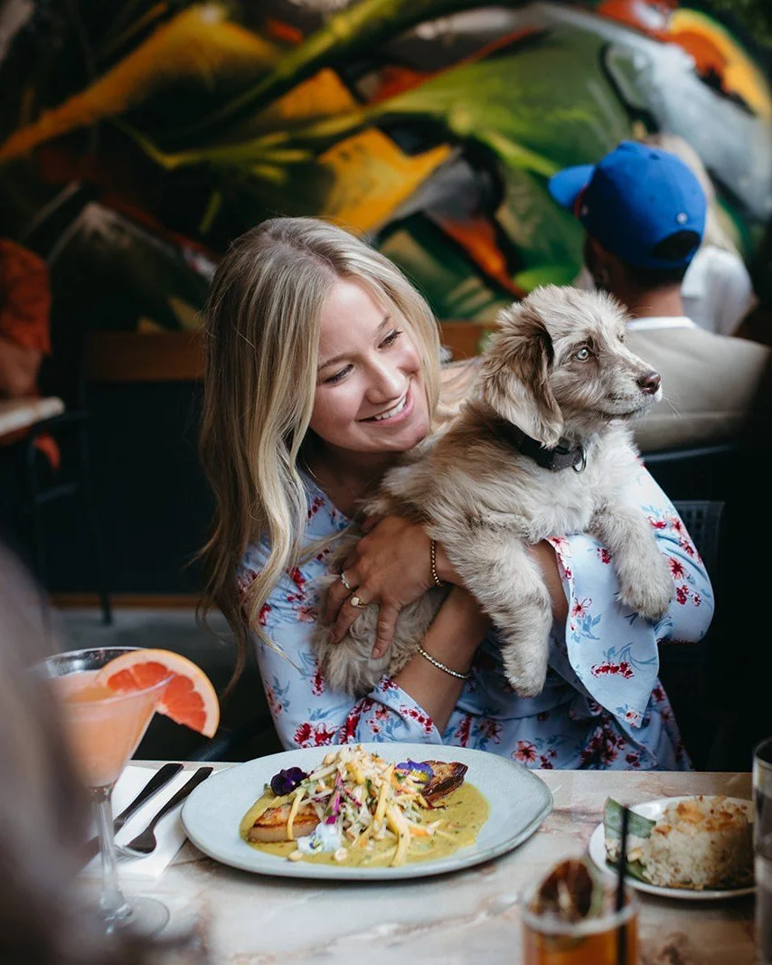 Two of our favourite things; dogs and @kaintayocanmore eats 🍽