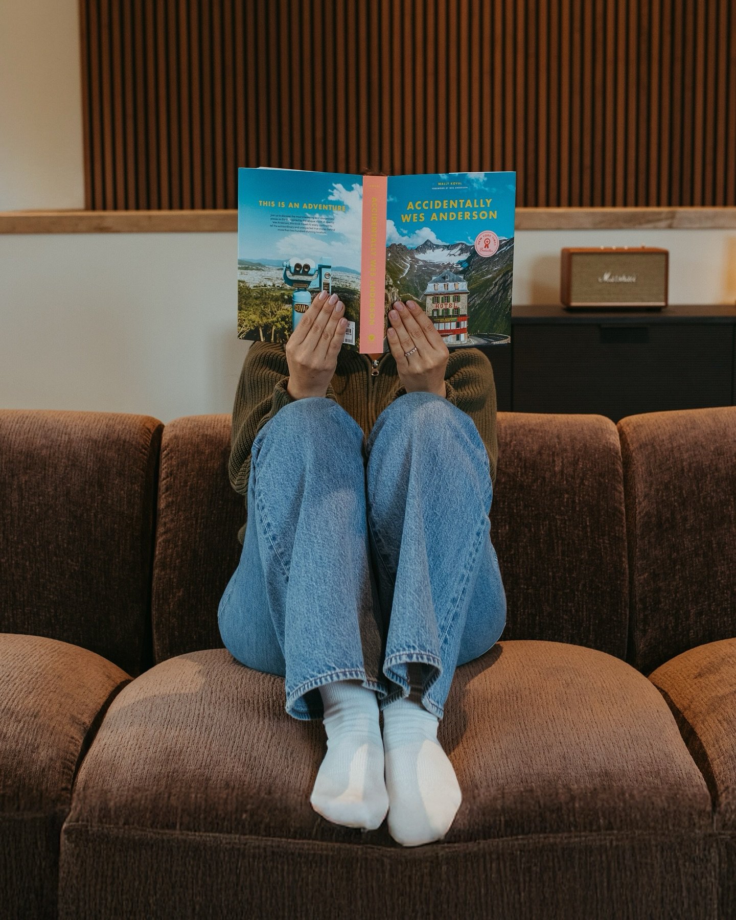 Our team had the best time capturing the beautiful spaces by our friends at @weekaway.ca last month! Interactive and styled interior content is becoming our specialty these days 🫶🏼

◾️Styling + interior design by @stonewaters.spaces