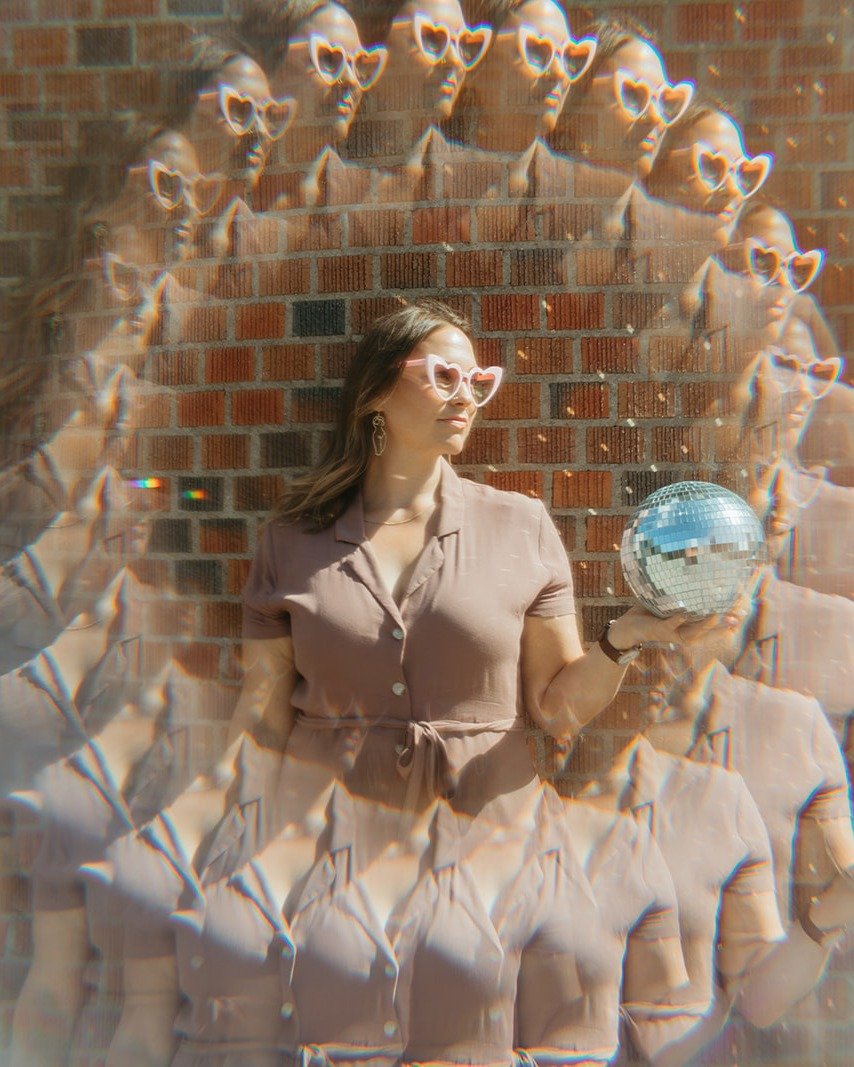 In that full summer glory, portraits are just better without puffer jackets 💗