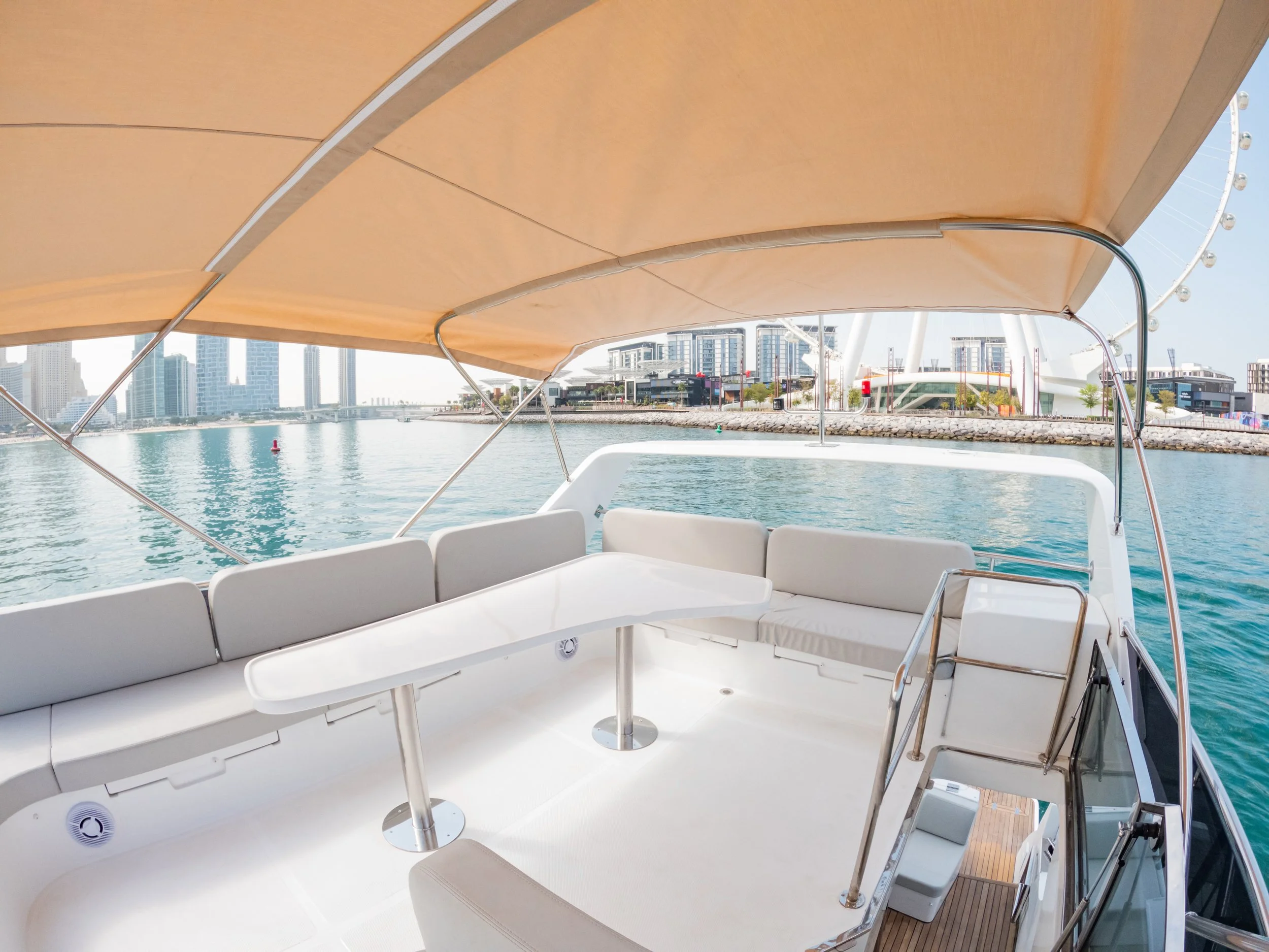 Uno_Neo_Oxo Flybridge 2.jpg