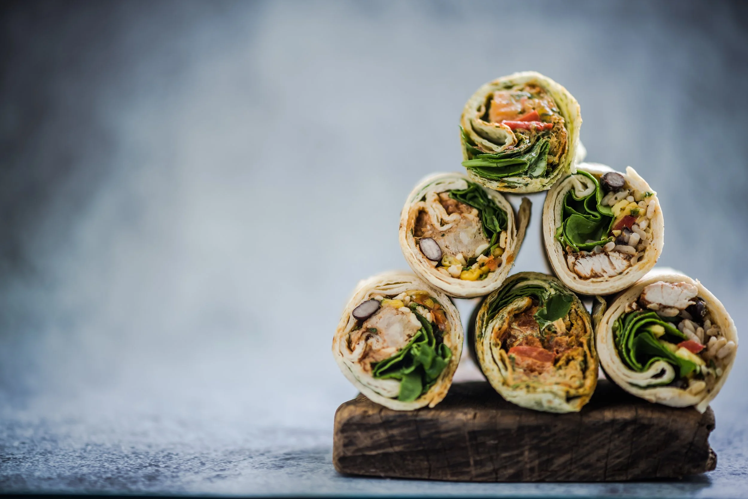 WRAP FOOD IN A PRIVATE YACHT IN DUBAI MARINA