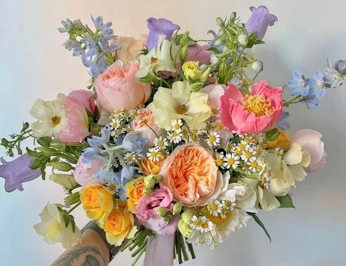 Think SPRING and look at these beautiful bouquets 😍 

BRIDES come get some ideas... YOU WON'T WANT TO MISS THIS ONE! The LARGEST and MOST ATTENDED #1 WEDDING SHOWCASE in Sioux Falls with over 200+ vendors!! This is the LARGEST wedding showcase EVER!