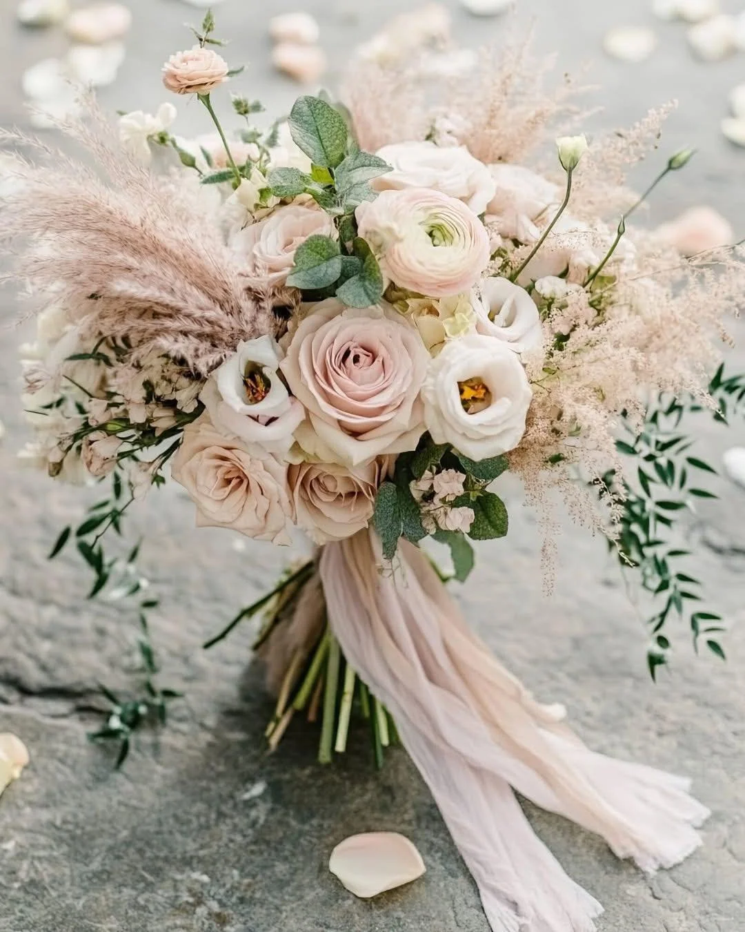 The Bouquet That's Bringing Brides to Tears (in the Best Way Possible!)-See the Pink Rose Magic!