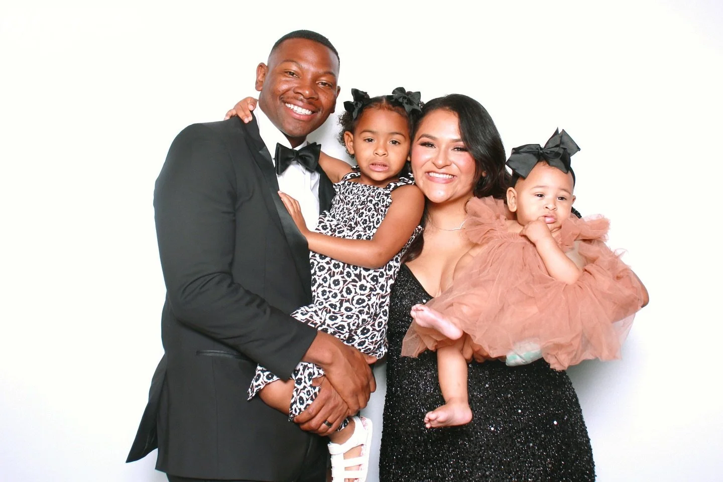 And the cutest family award goes to&hellip;.The Cobbs!
It&rsquo;s always such a joy to run into our past couples! 💗✨

#sanantoniowedding #photoboothsanantonio #downtownsanantonio #riverwalksanantonio #modernphotobooth #octoberweddings #austinwedding