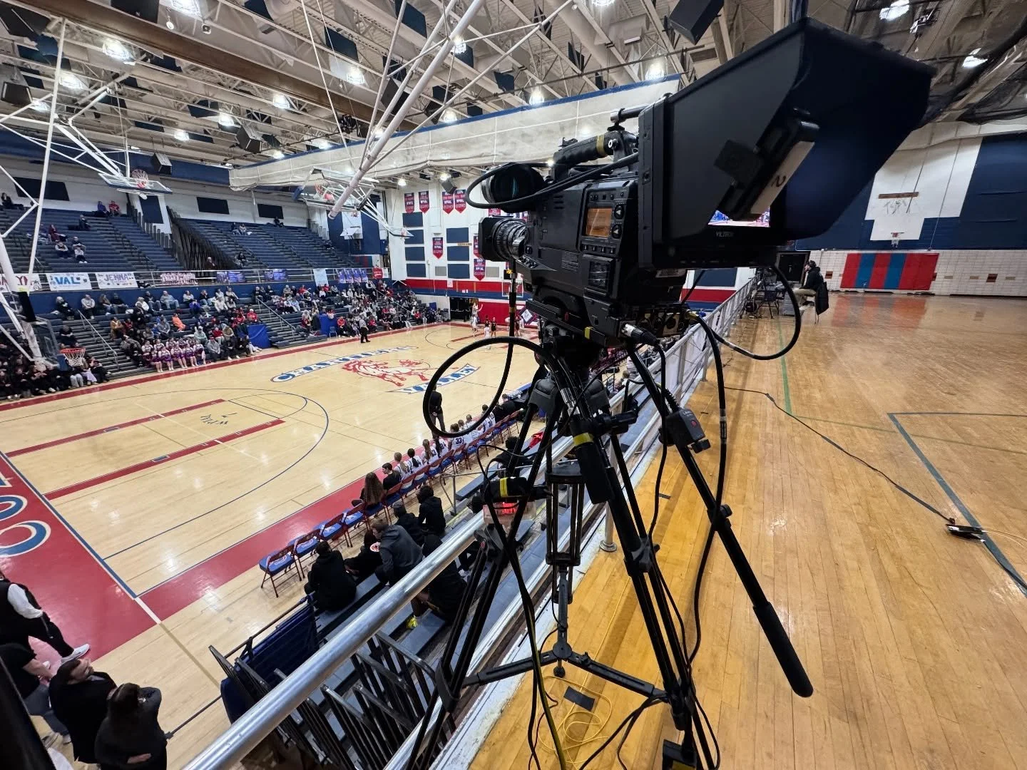 The moments you don&rsquo;t always see.
From pregame prep to the final buzzer, here&rsquo;s a look behind the scenes of hoops season. 🏀