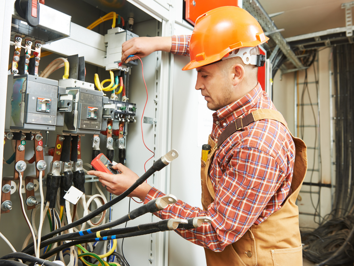 How Electricians are Boosting Profits and Improving Operations with Job Management Systems