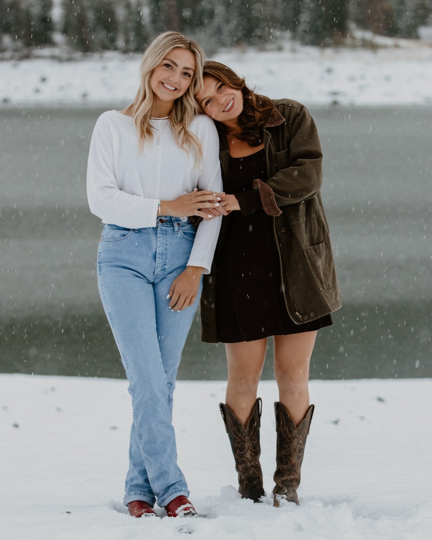 Girls just wanna have fun! I had so much fun photographing these two last weekend before Lindsey moved to Utah, even had an unforgettable experience almost sliding into a cop, but that&rsquo;s another story!

#photoshoot #friends #bozeman #montana #p