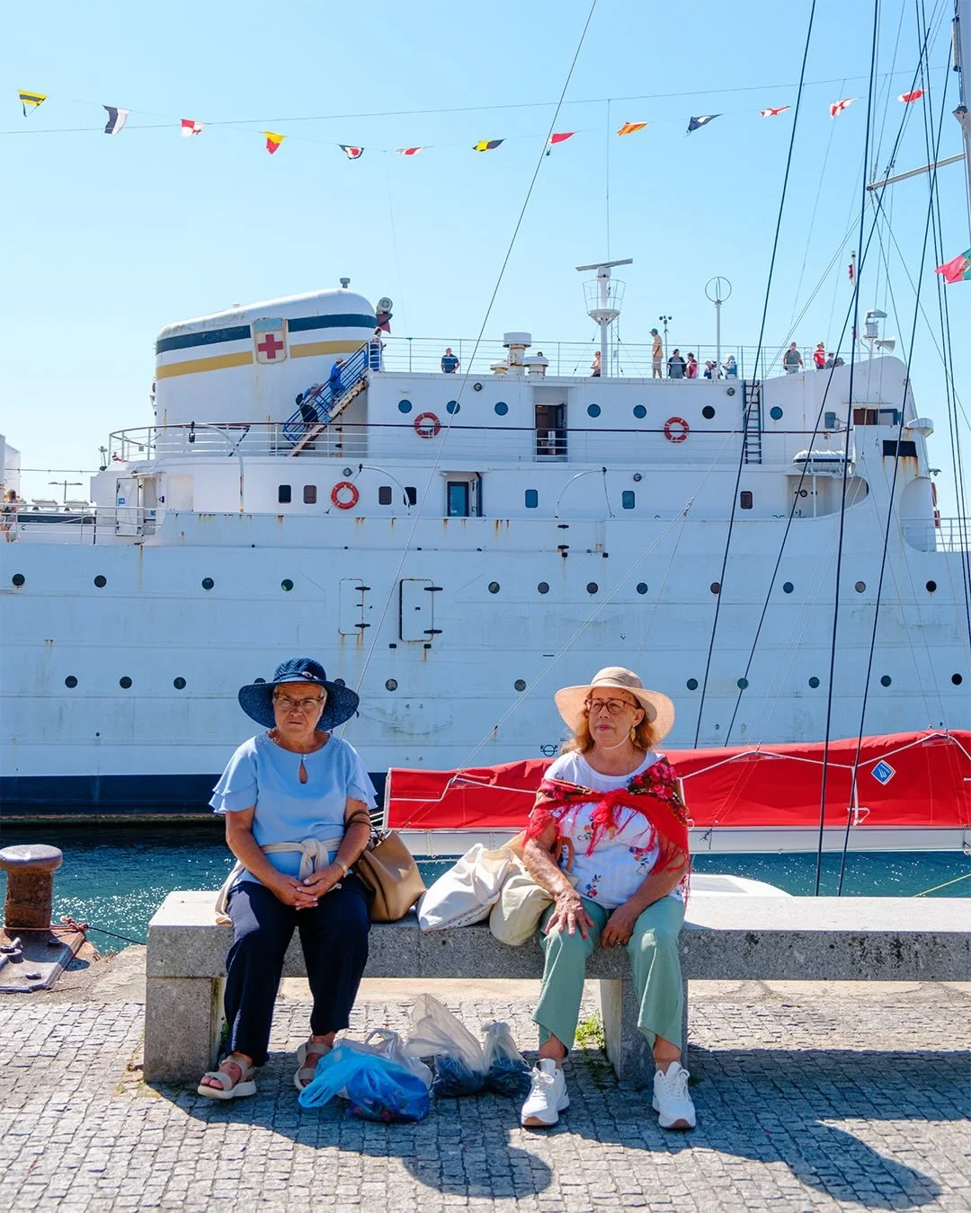 🇵🇹 Viana do Castelo, Portugal &bull; August 20, 2024 &bull; Fuji X-T5

A day trip to Viana, a busy seaport city on the Costa Verde, which draws tourists not only for its shopping, but for its beauty and religious history.

We arrived towards the ta