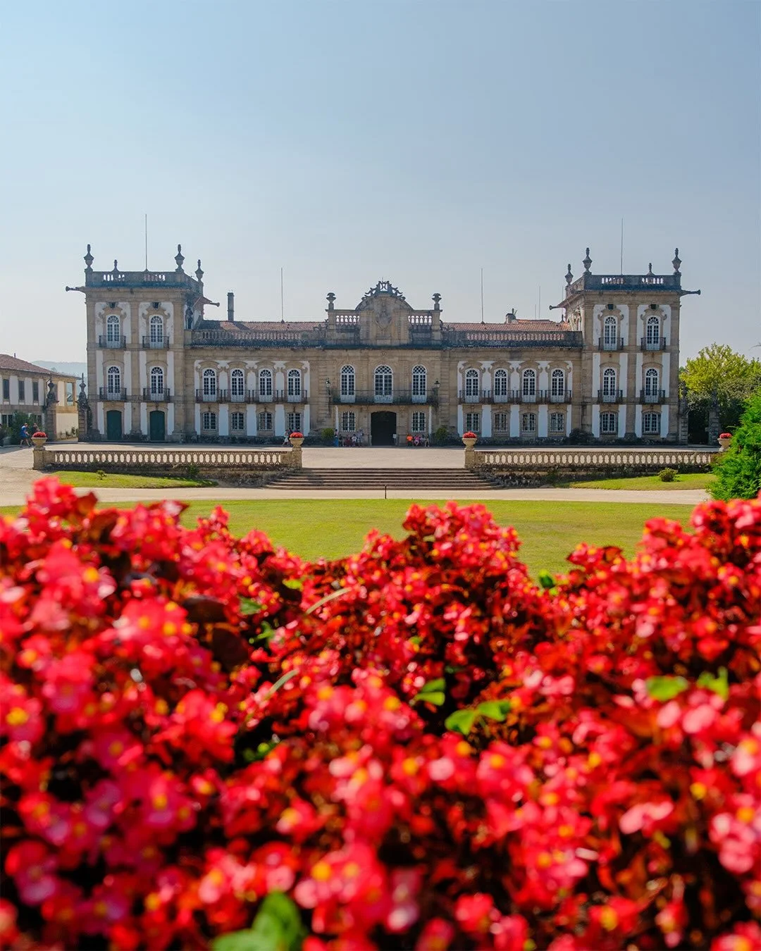 🇵🇹 Mon&ccedil;&atilde;o, Portugal &bull; August 19, 2024 &bull; Fuji X-T5

We woke up in Gondomil, but spent the day in Mon&ccedil;&atilde;o, a neighboring municipality along the Rio Minho bordering Spain ('Mi&ntilde;o' to them).

A small town by i