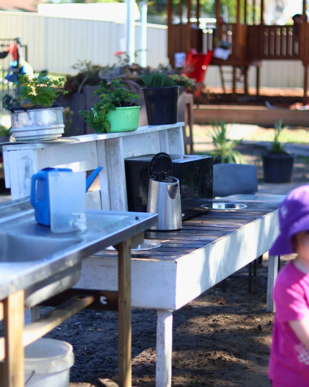 The outdoor environment not only provides space to run, climb and explore, it also offers small pockets of settled play and discovery. Stumbling upon a hidden dinosaur or small world set up sparks curiosity, imagination, communication and creative pl