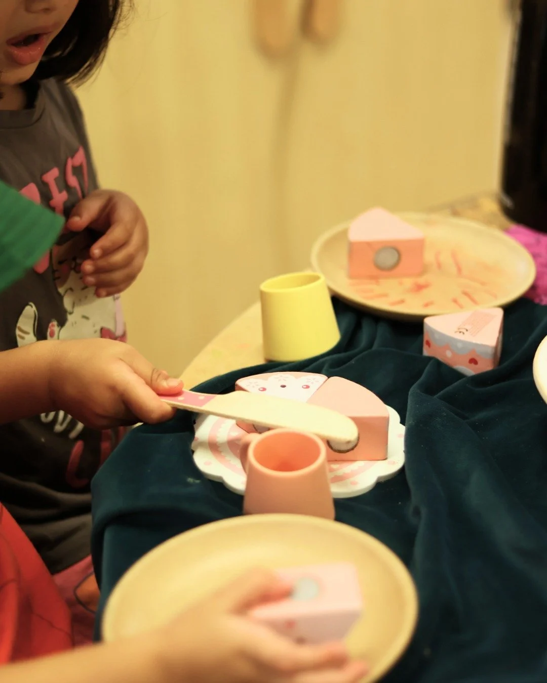 Pretend play lays the groundwork for interpersonal and emotional skills. 

💬 Boosts Communication: Enhances language skills through verbal expression.
🧡 Fosters Empathy: Teaches understanding by role-playing different perspectives.
🫶 Develops Soci